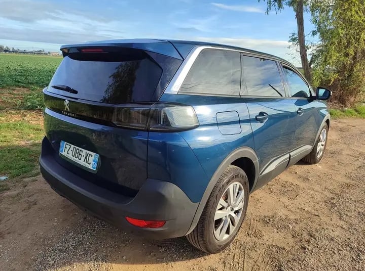 Peugeot 5008 with Air conditioning