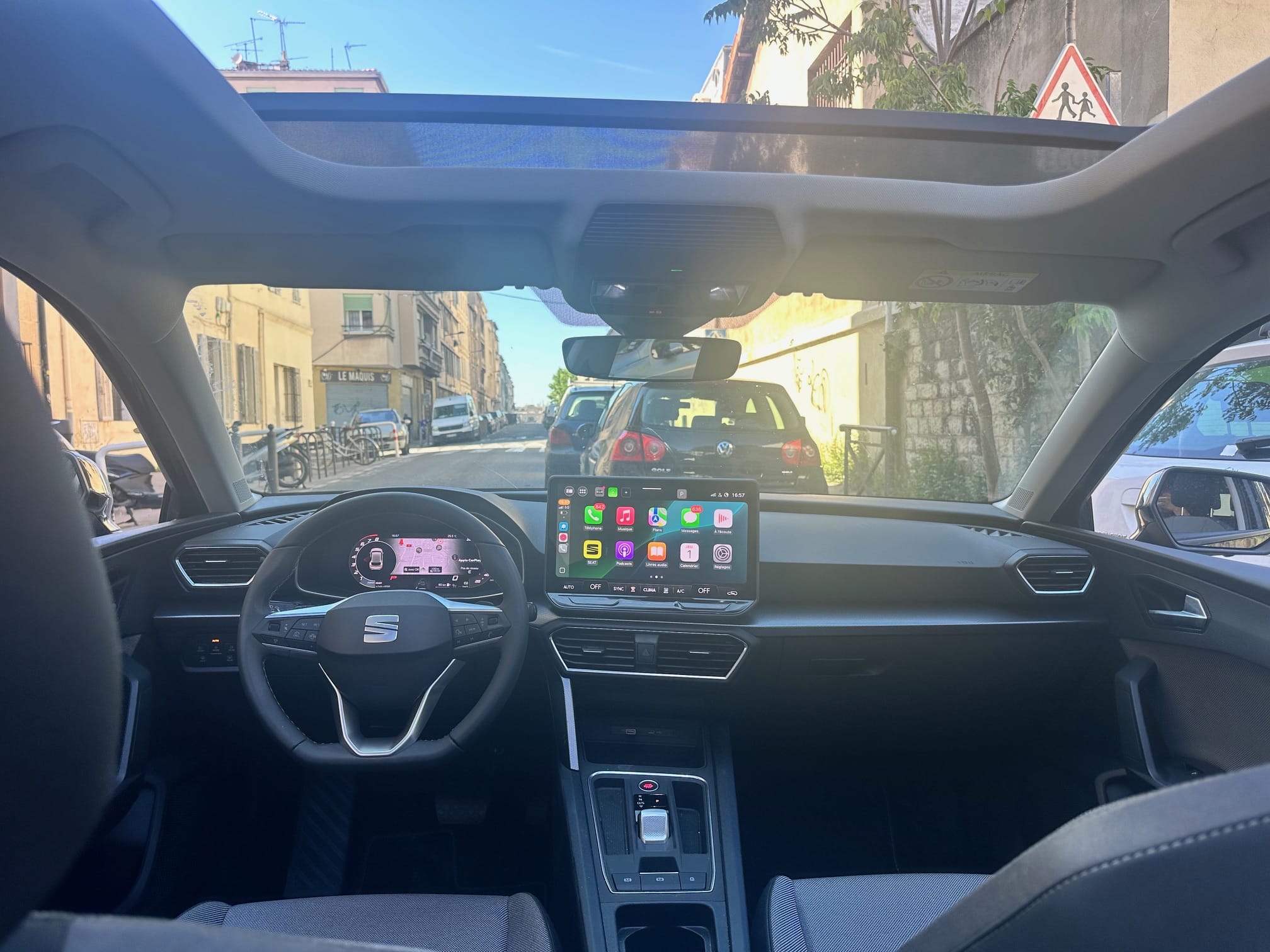 Seat Leon NEUVE BOÎTE AUTO ET TOIT PANO con Control de velocidad