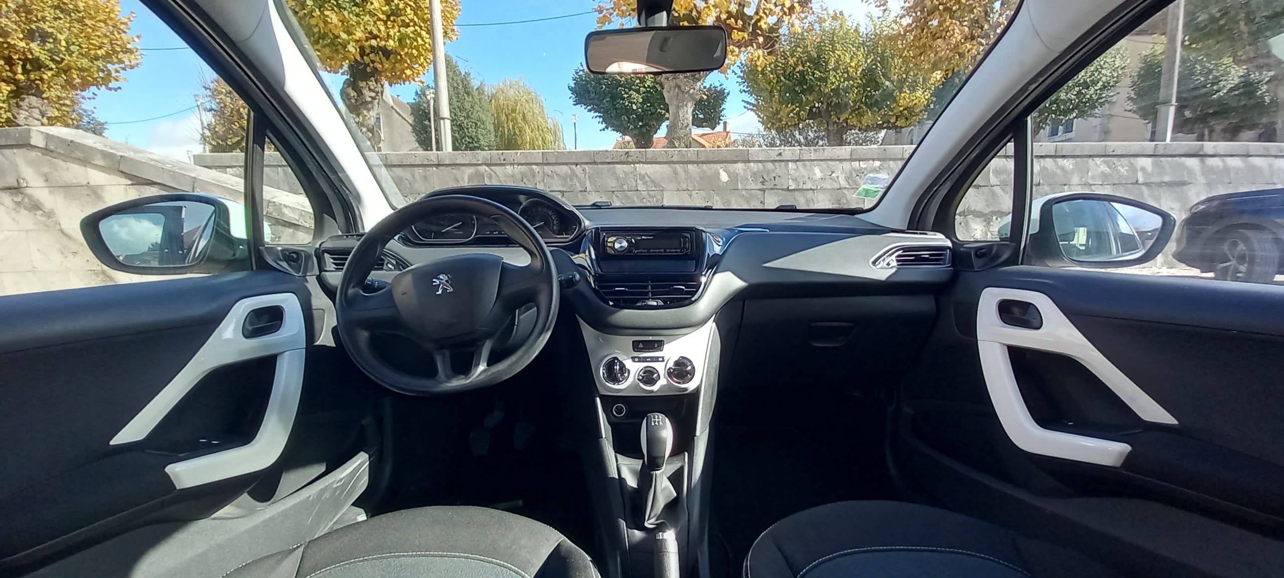 Peugeot 208 avec Entrée audio / iPod