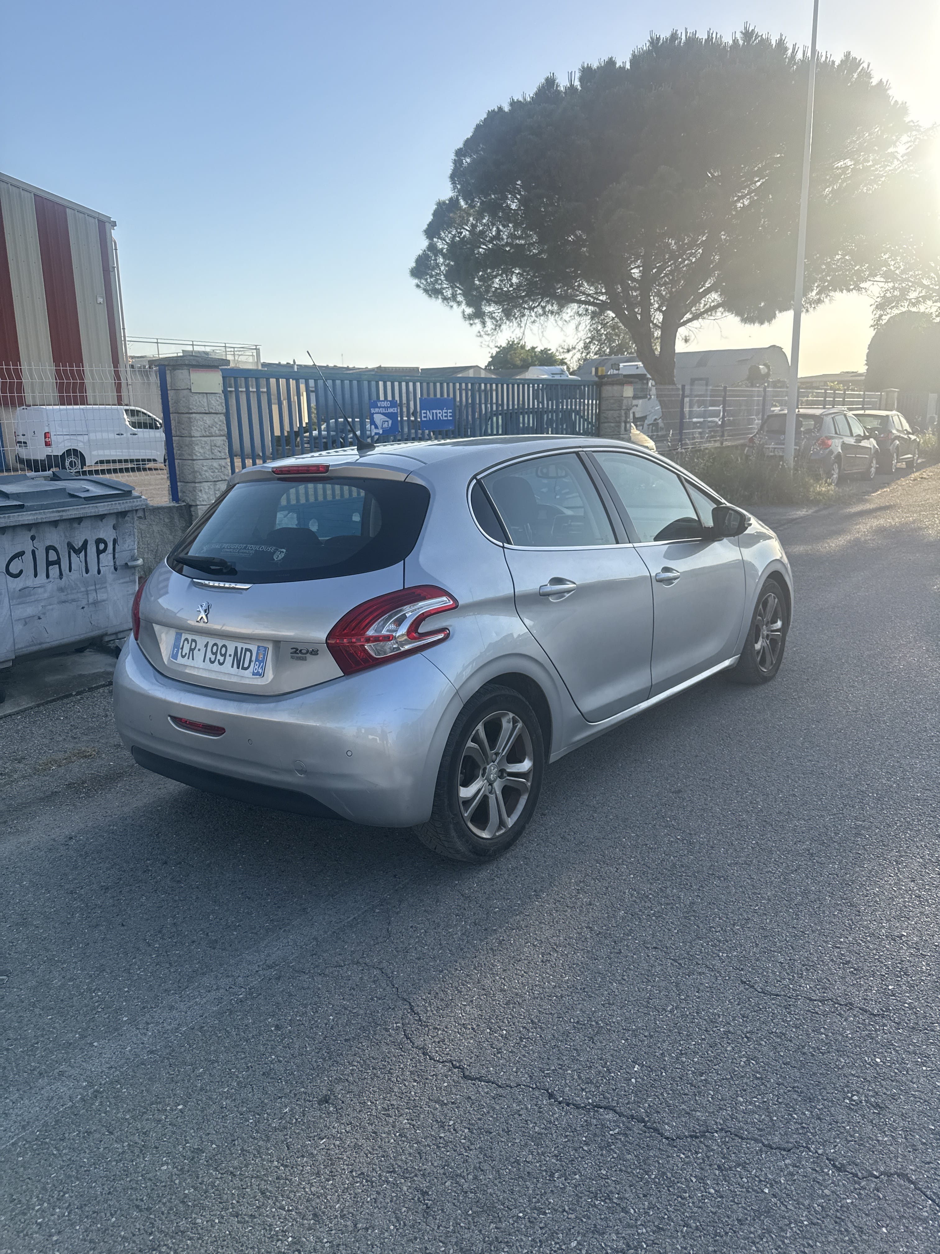 Peugeot 208 avec GPS