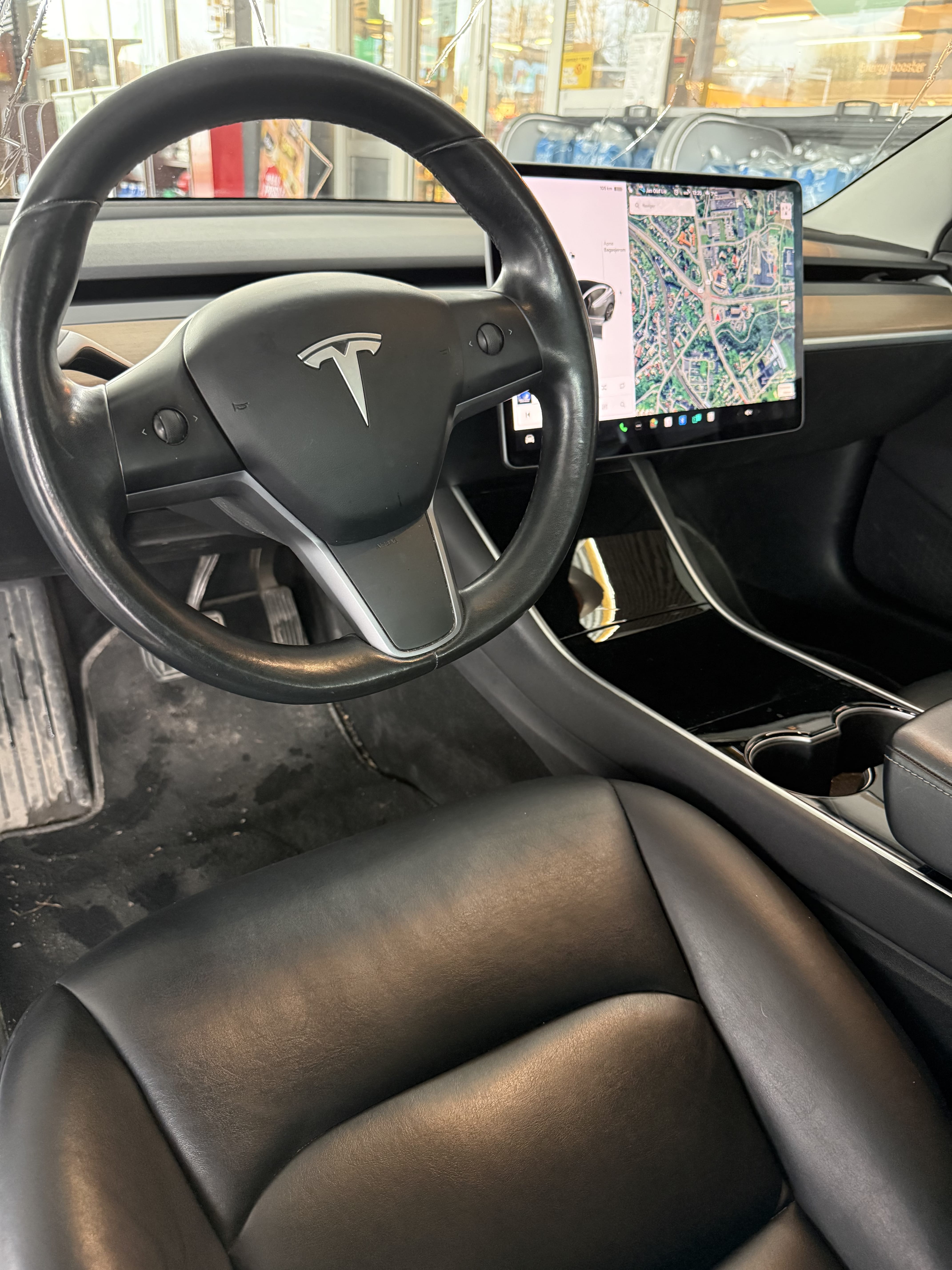 Tesla Model 3 Long Range med Cruisekontroll