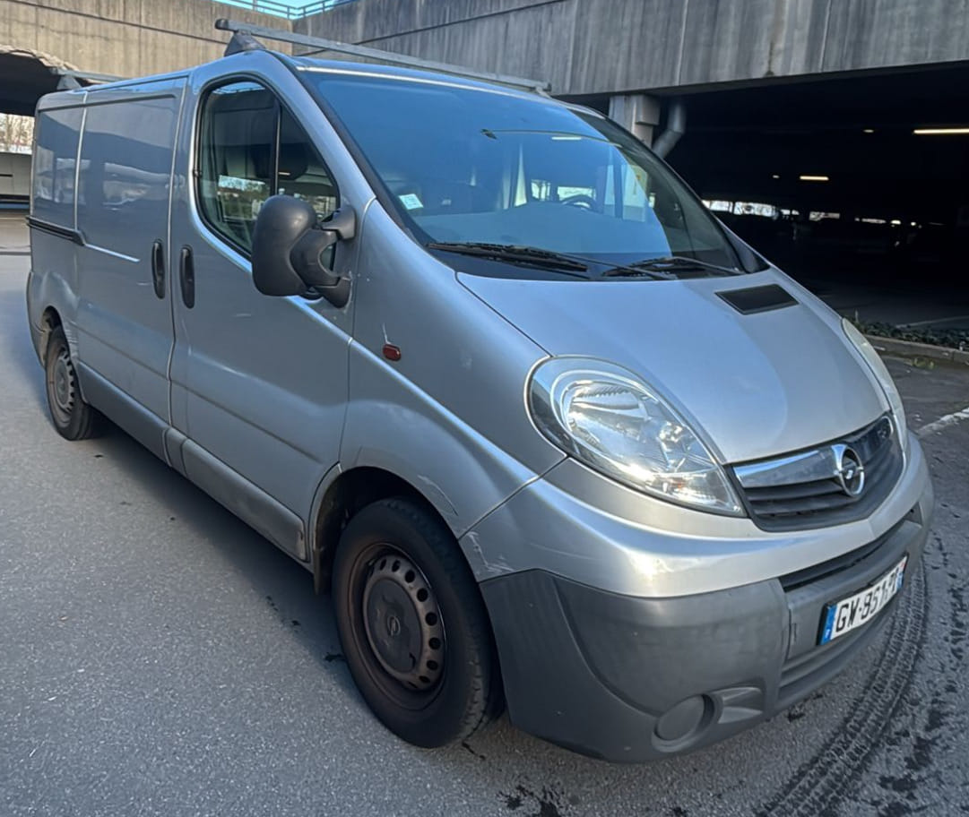 Opel Vivaro avec Régulateur de vitesse