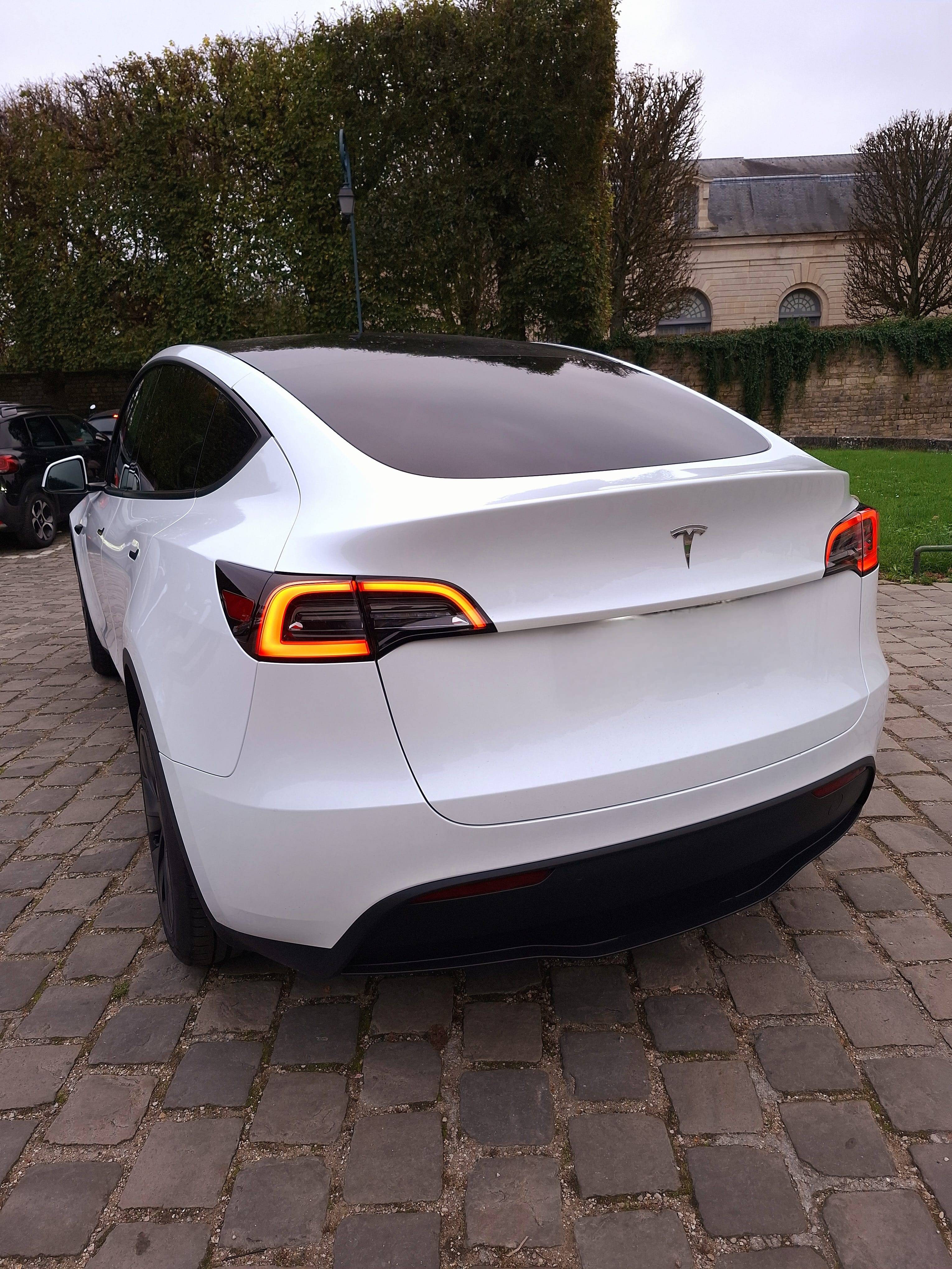 Tesla Model Y avec Caméra de recul