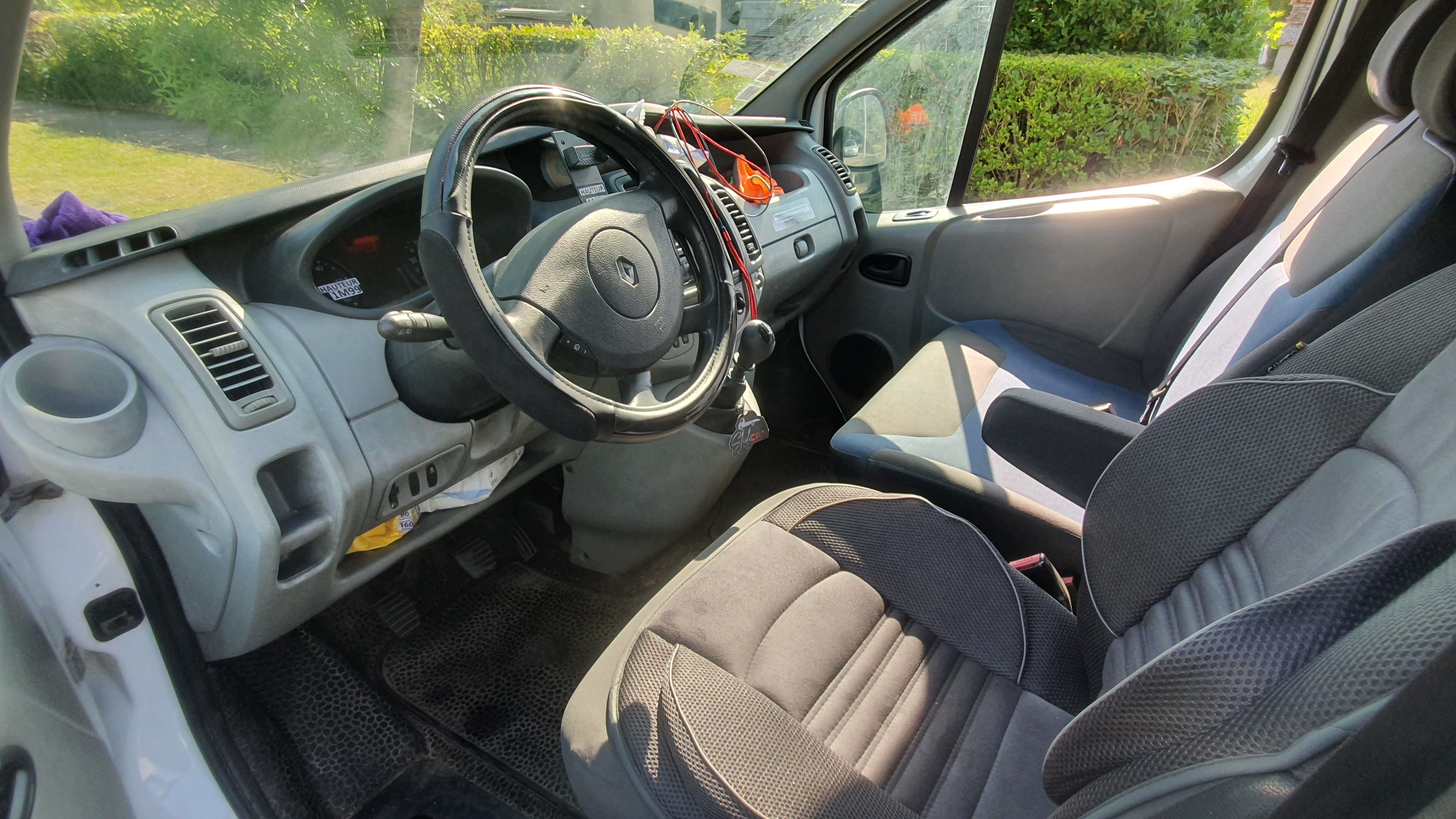 Renault Trafic Avec Radar de recul - 6M3 - 3 places avec Audio Bluetooth