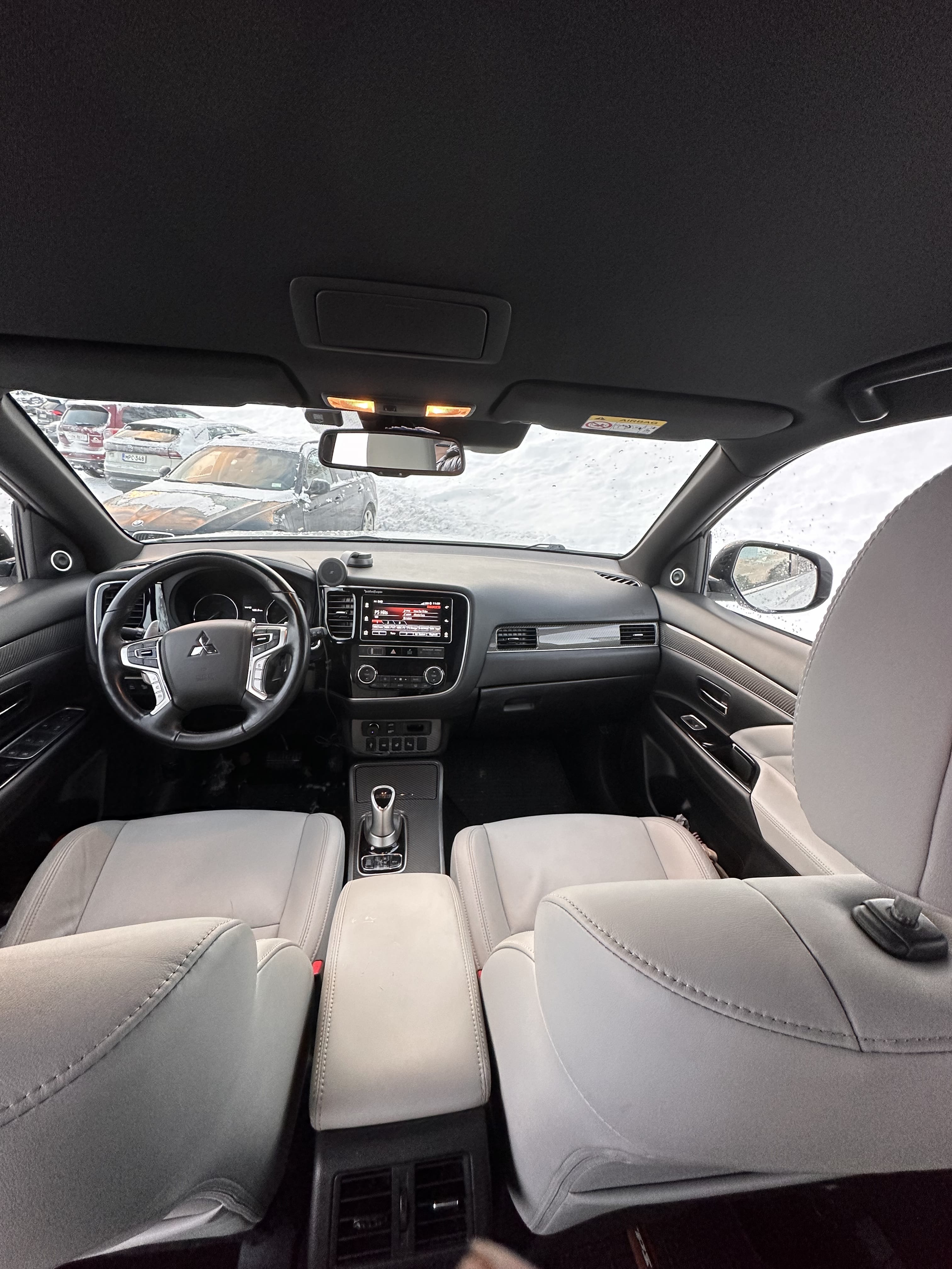 Mitsubishi Outlander Hybrid with Apple CarPlay
