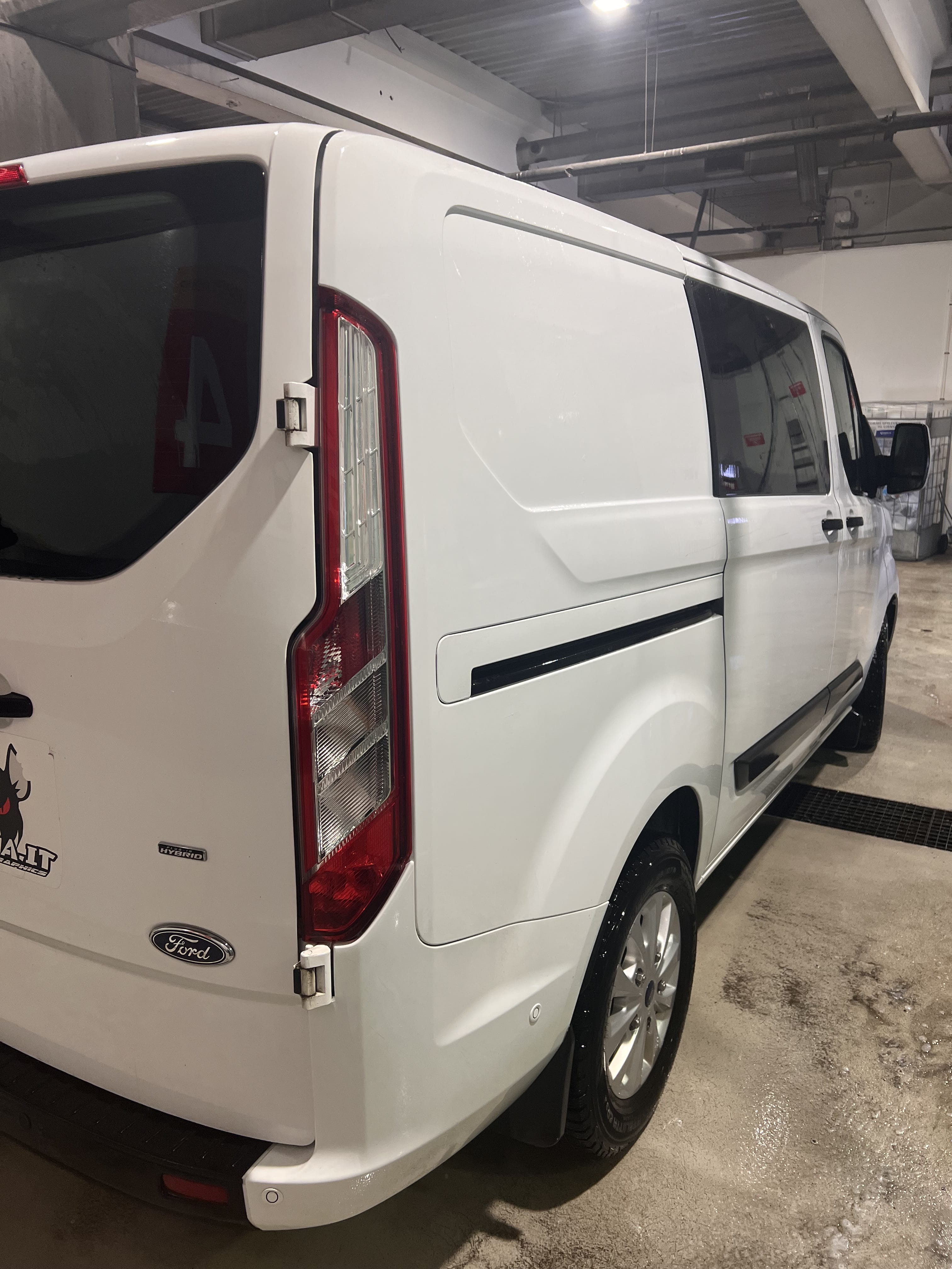 Ford Transit Custom Varebil 1.6 L  Hybrid /Bensin 3 Seter with Air conditioning