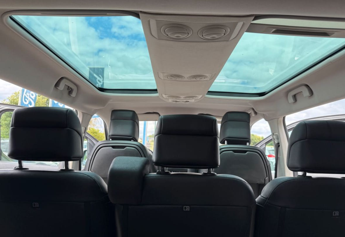 Peugeot Traveller Business avec Apple CarPlay