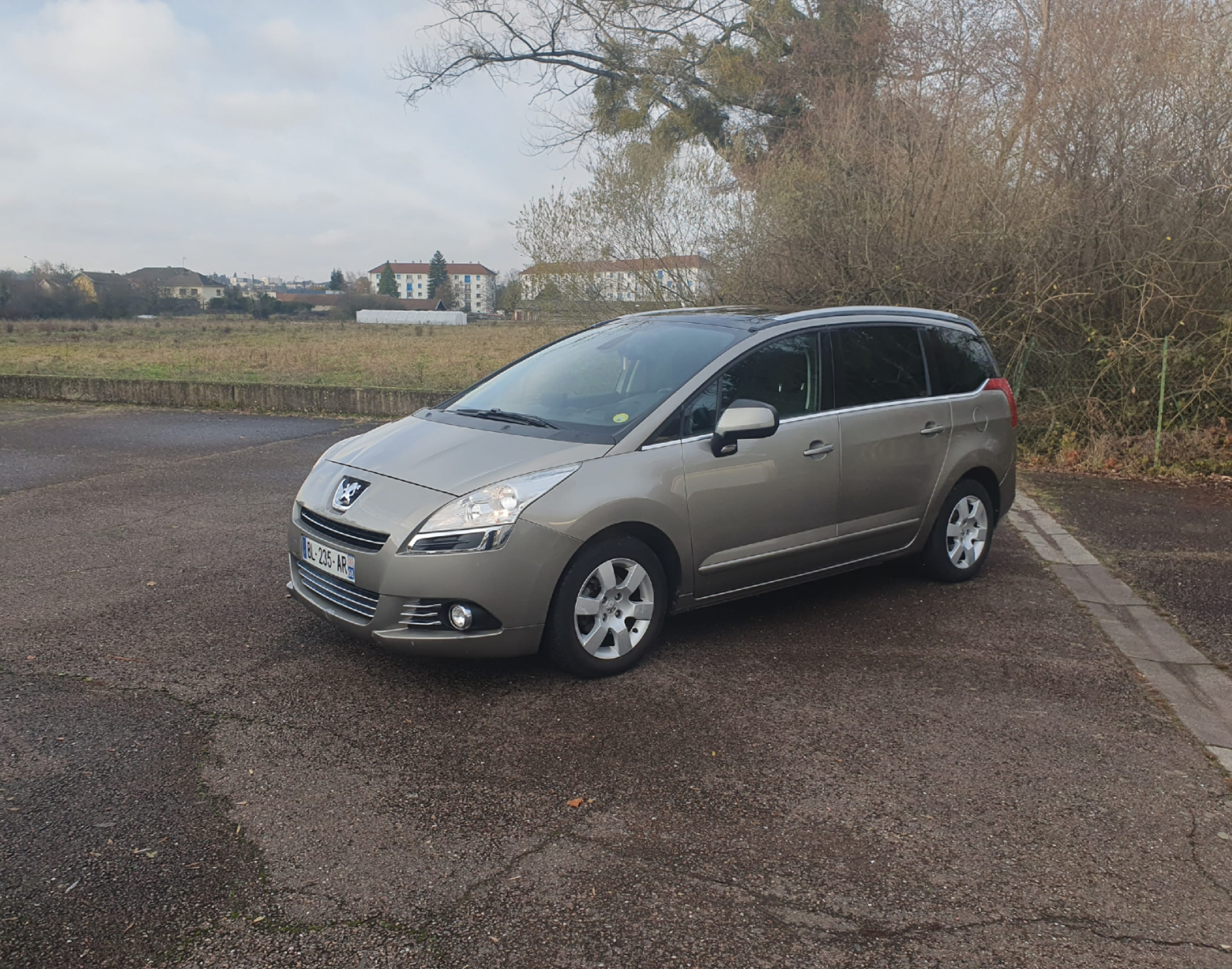 Peugeot 5008, 2011, Diesel, automatique, 7 places