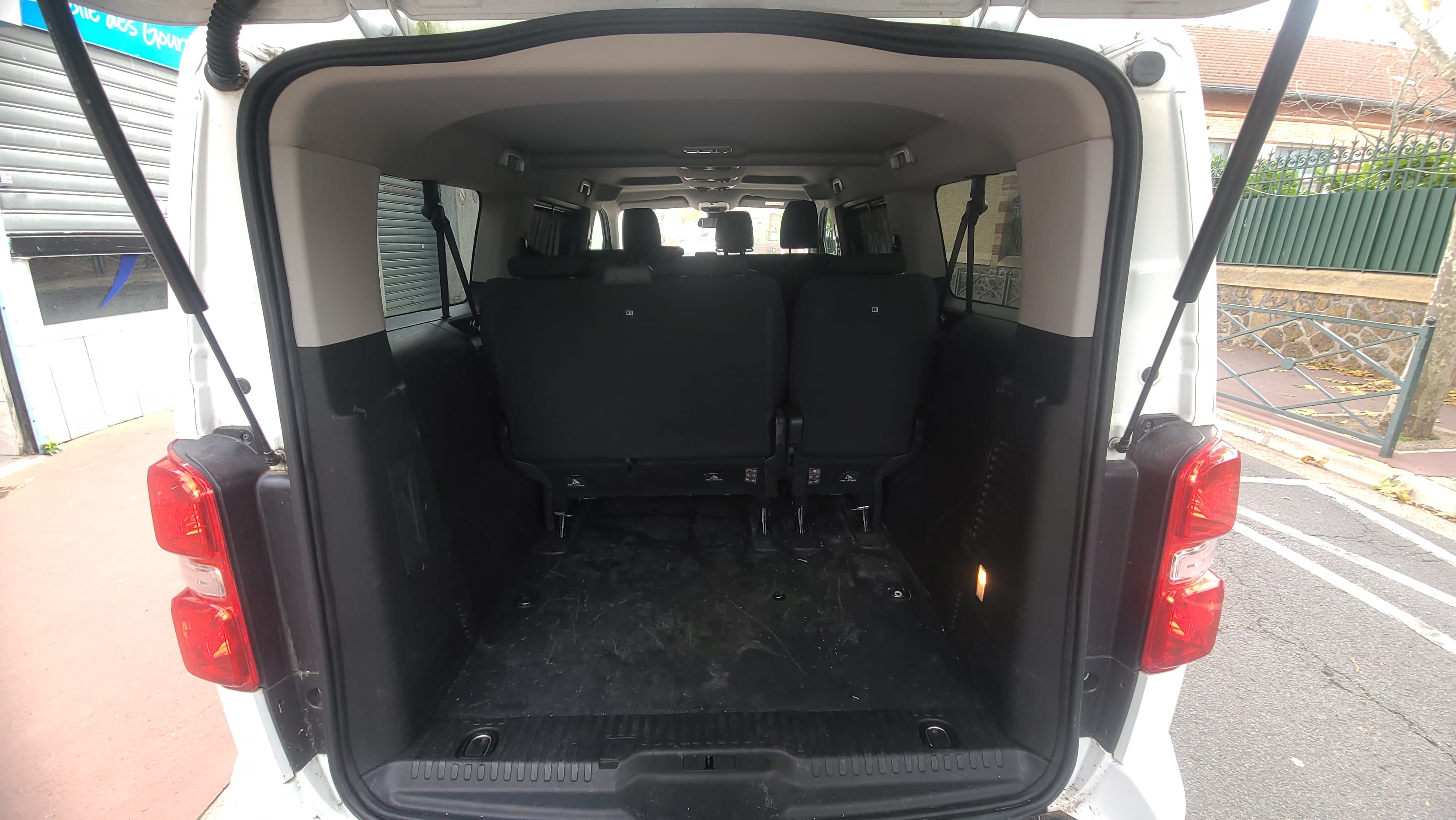 Toyota Proace Combi avec Apple CarPlay