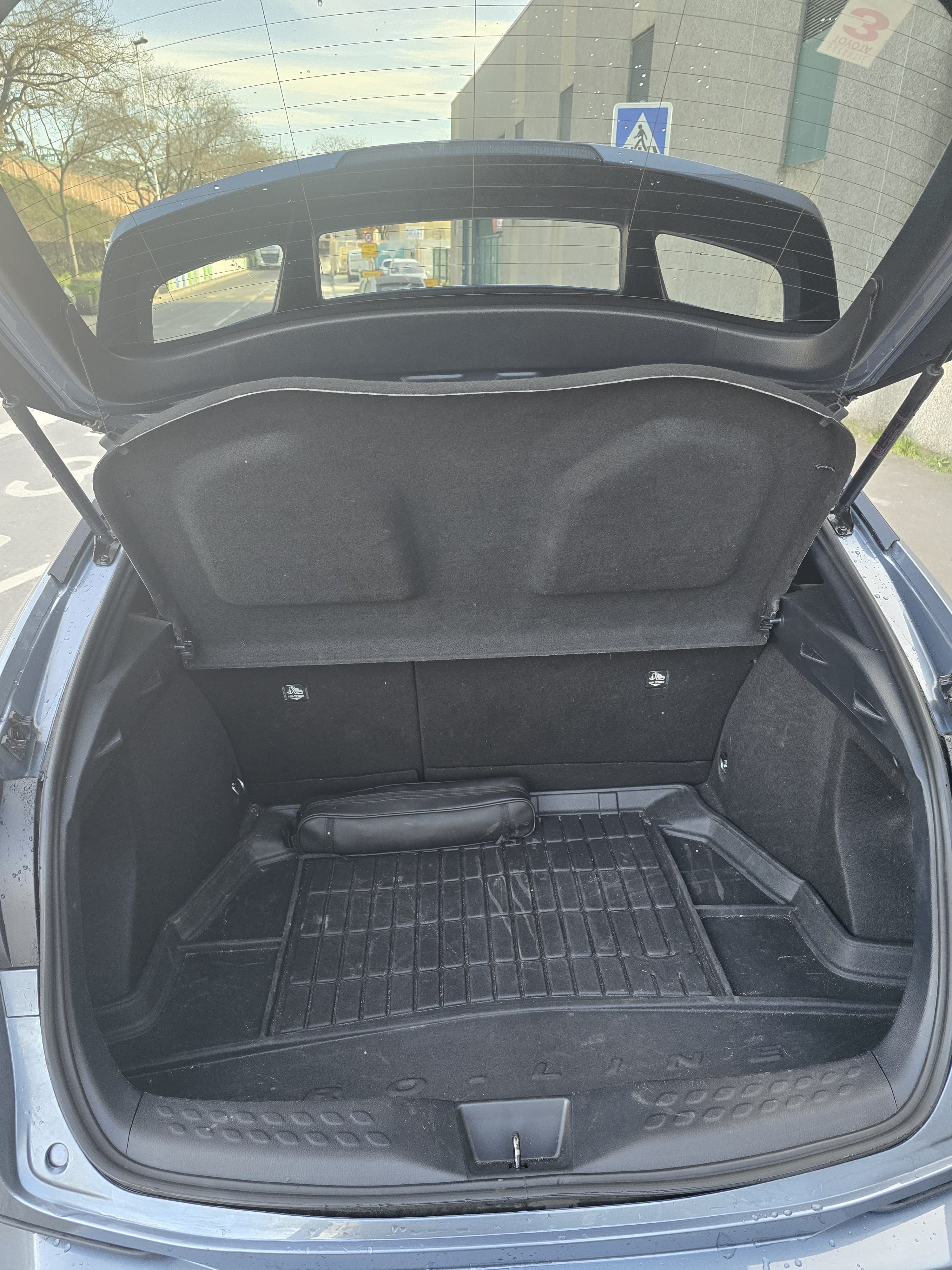 Toyota C-HR Hybrid avec Audio Bluetooth