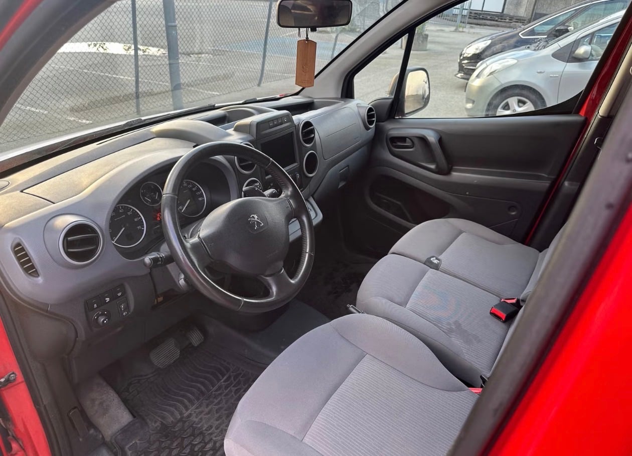 Peugeot Partner with Bluetooth audio