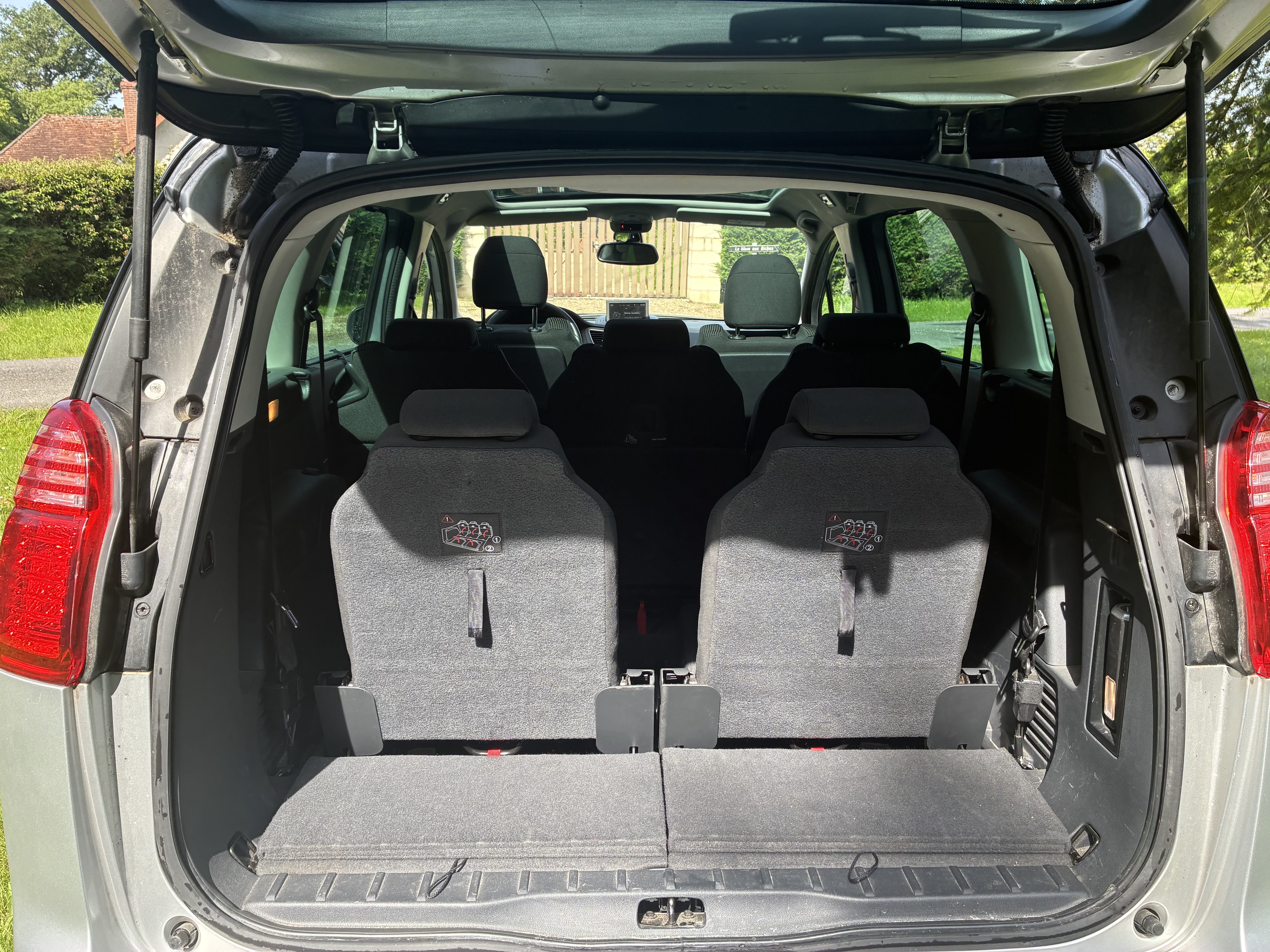 Peugeot 5008 avec Autoradio
