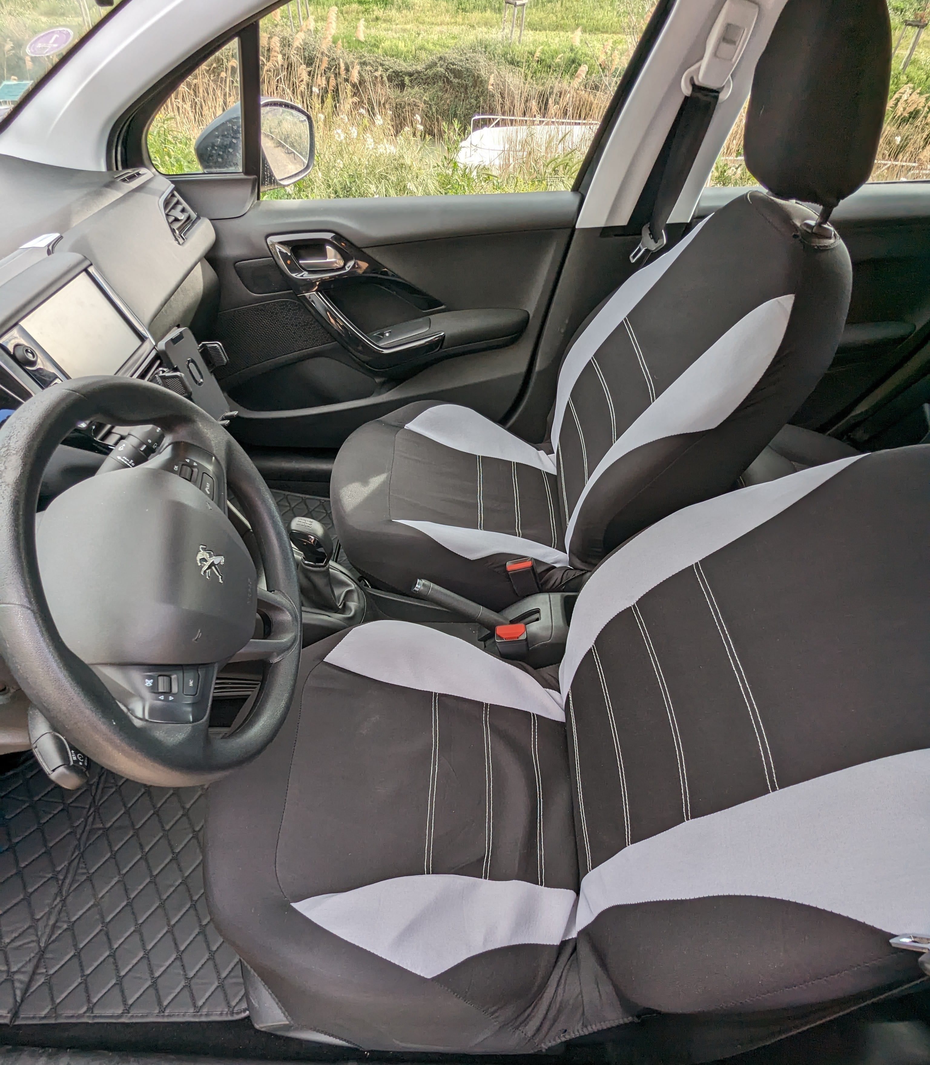 Peugeot 208 1.2 HDI avec Audio Bluetooth