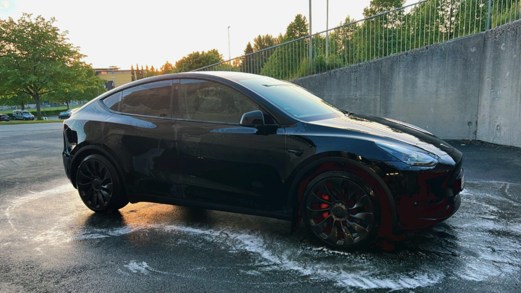 Tesla Model Y Performance med Aircondition