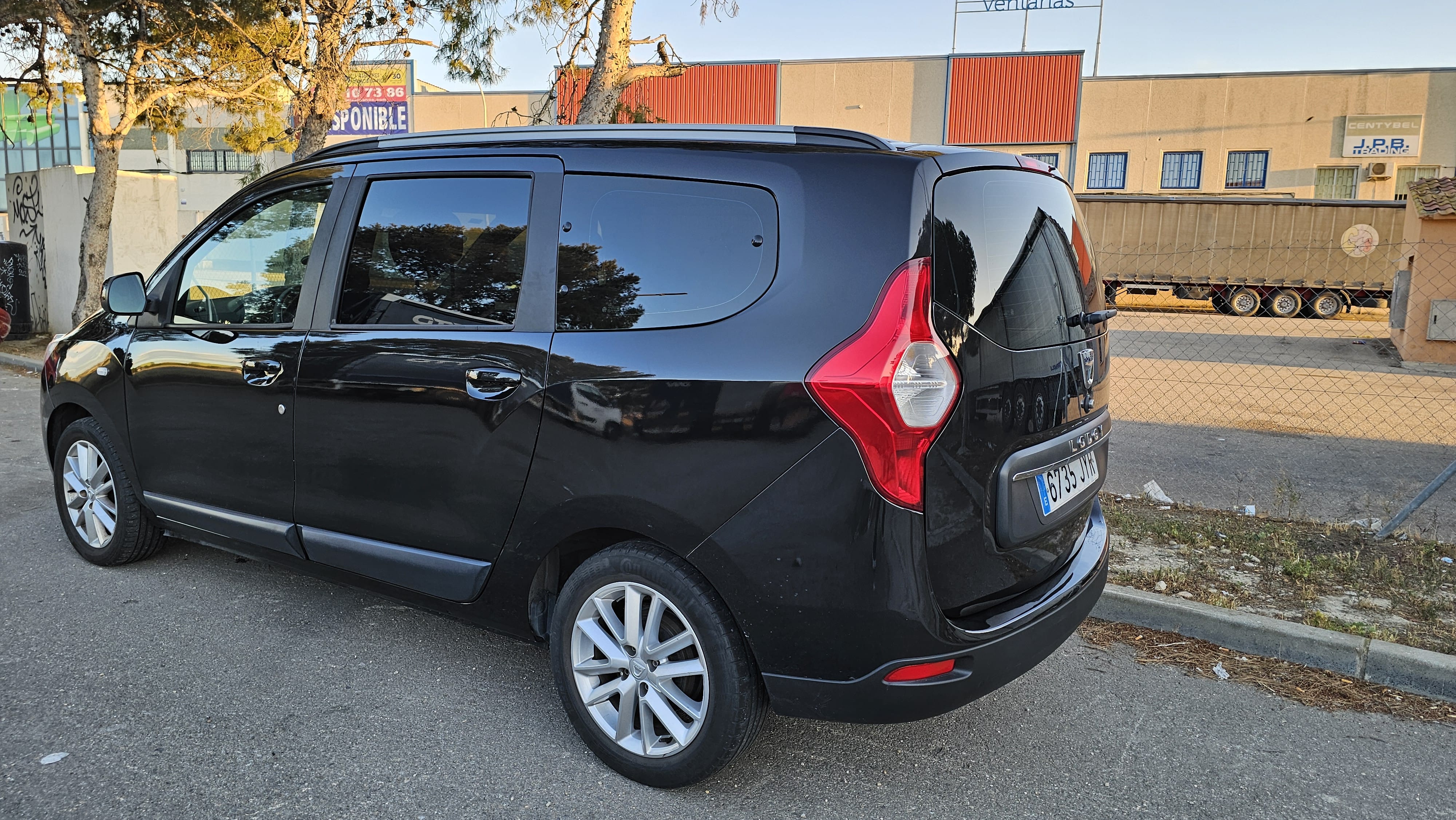 Dacia Lodgy 7 Plazas JYR con Audio Bluetooth