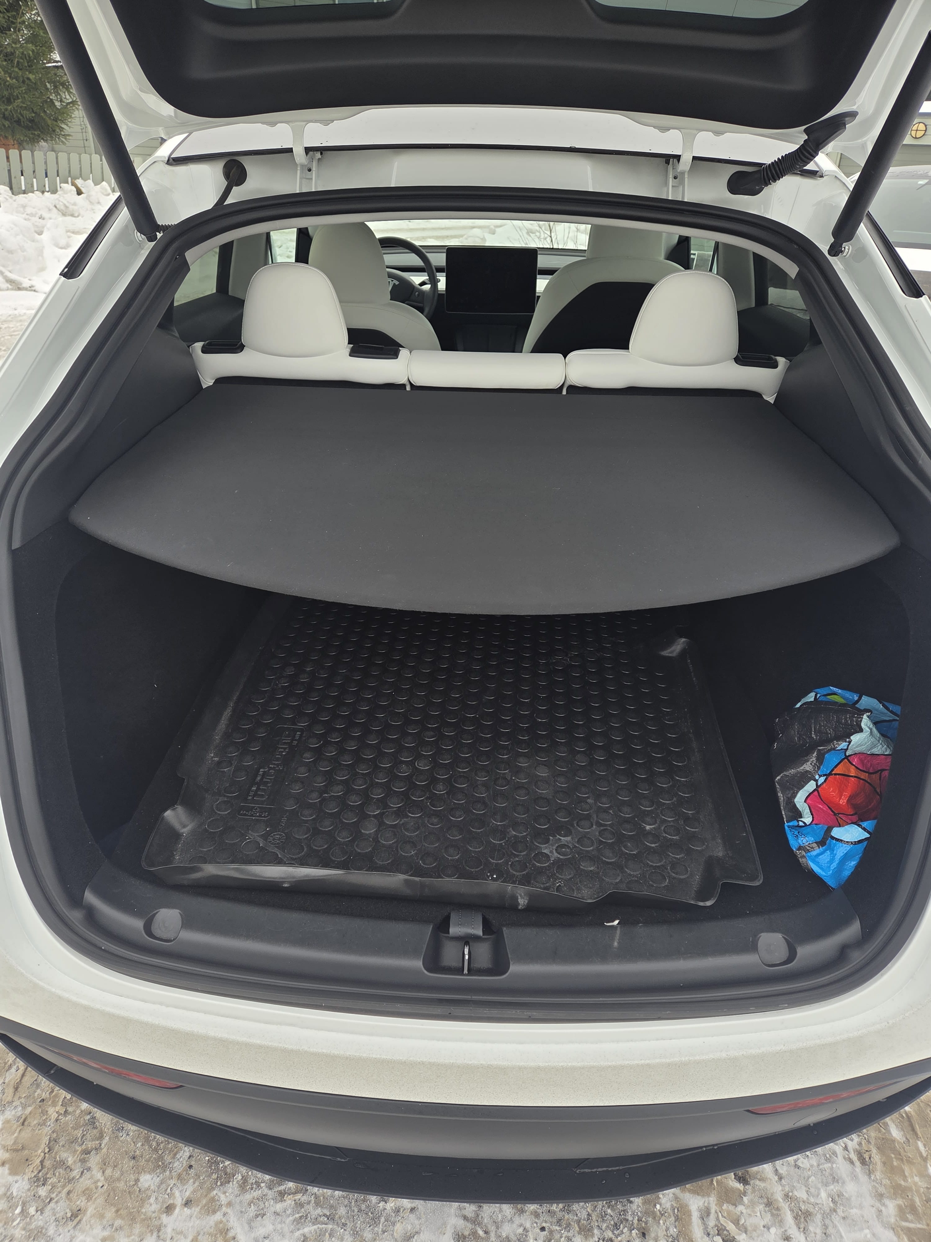 Tesla Model Y Long Range med GPS