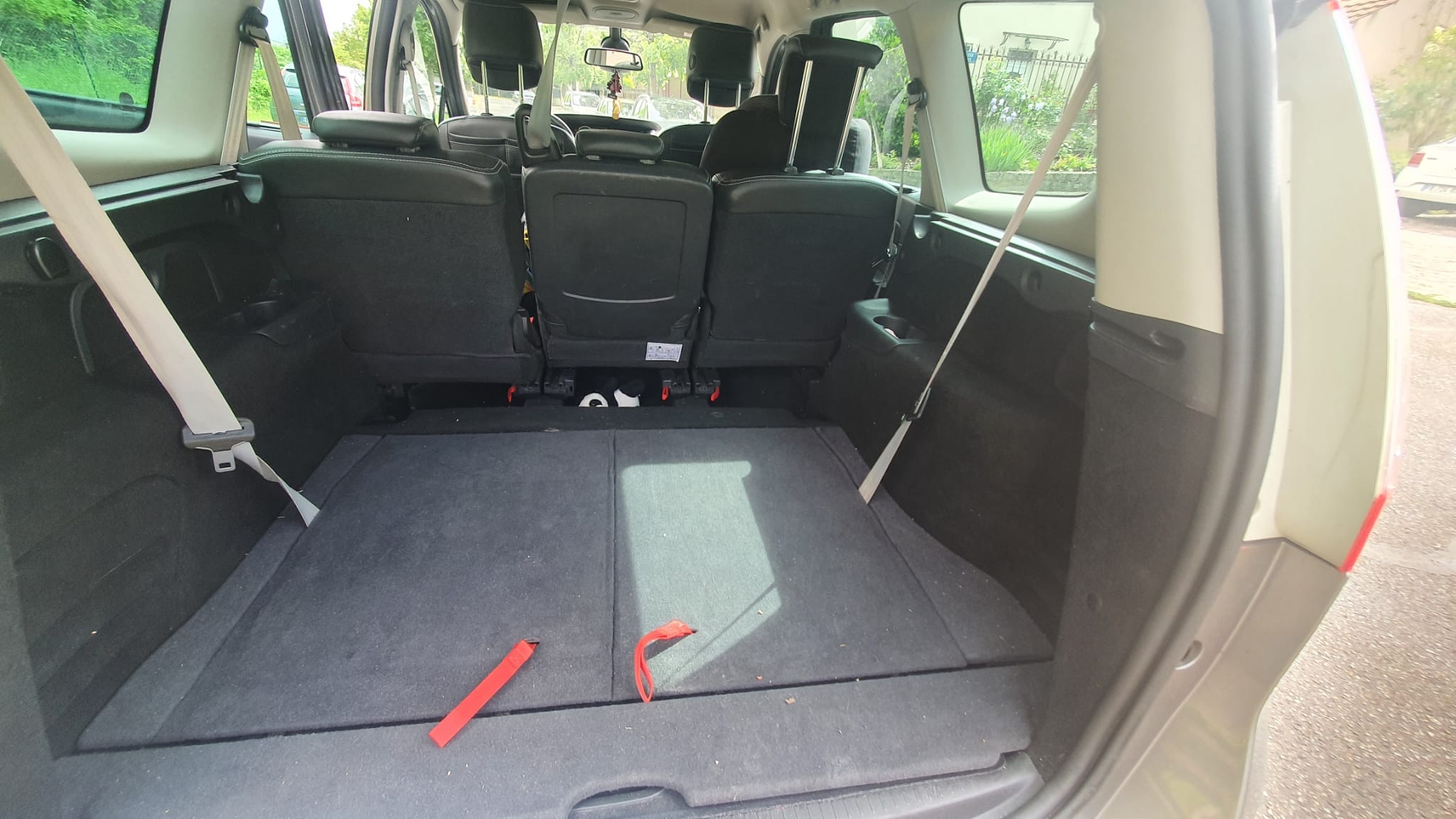 Renault Grand Scenic con Silla infantil