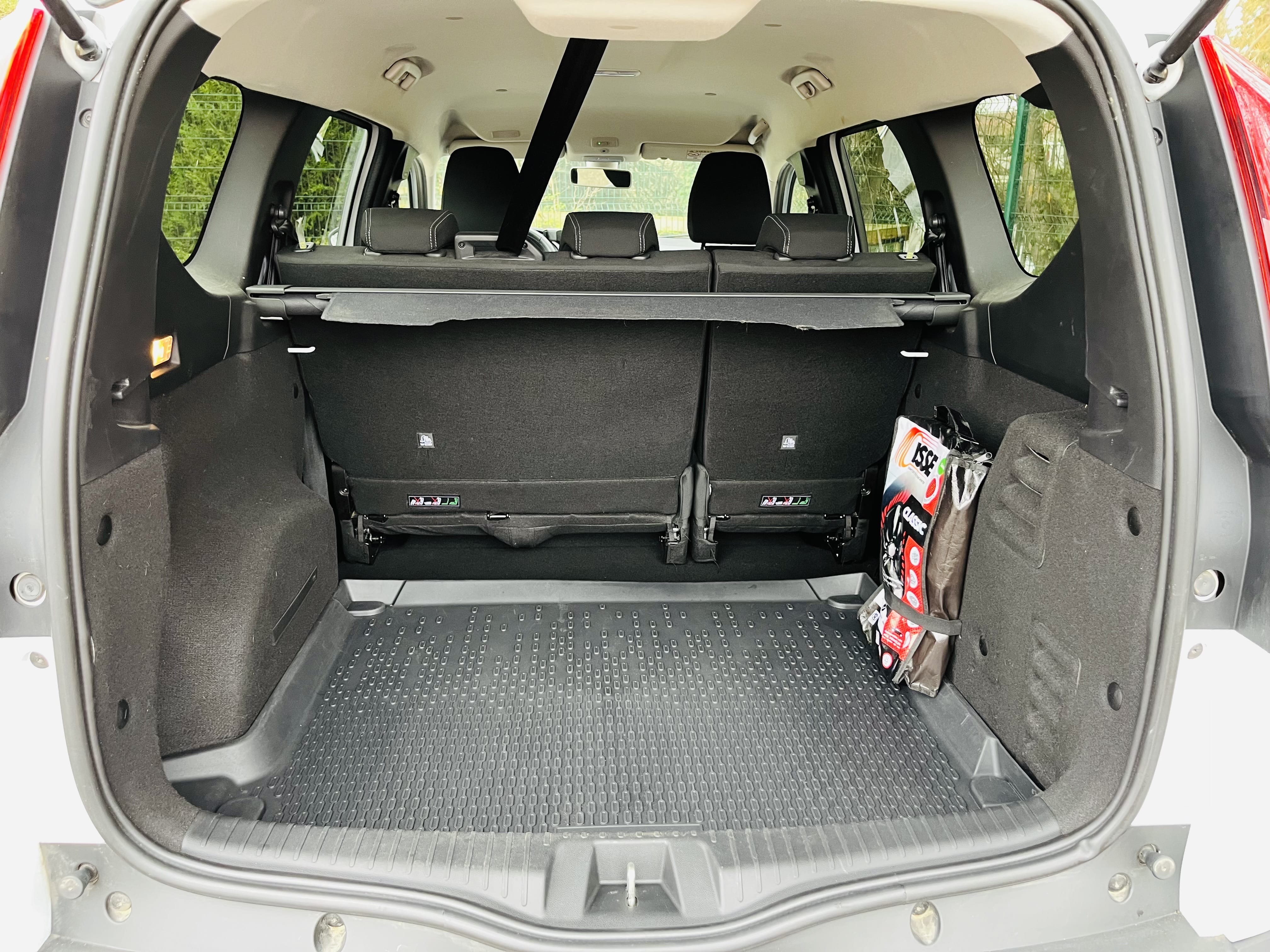 Dacia Jogger à 400m de la Gare avec Audio Bluetooth