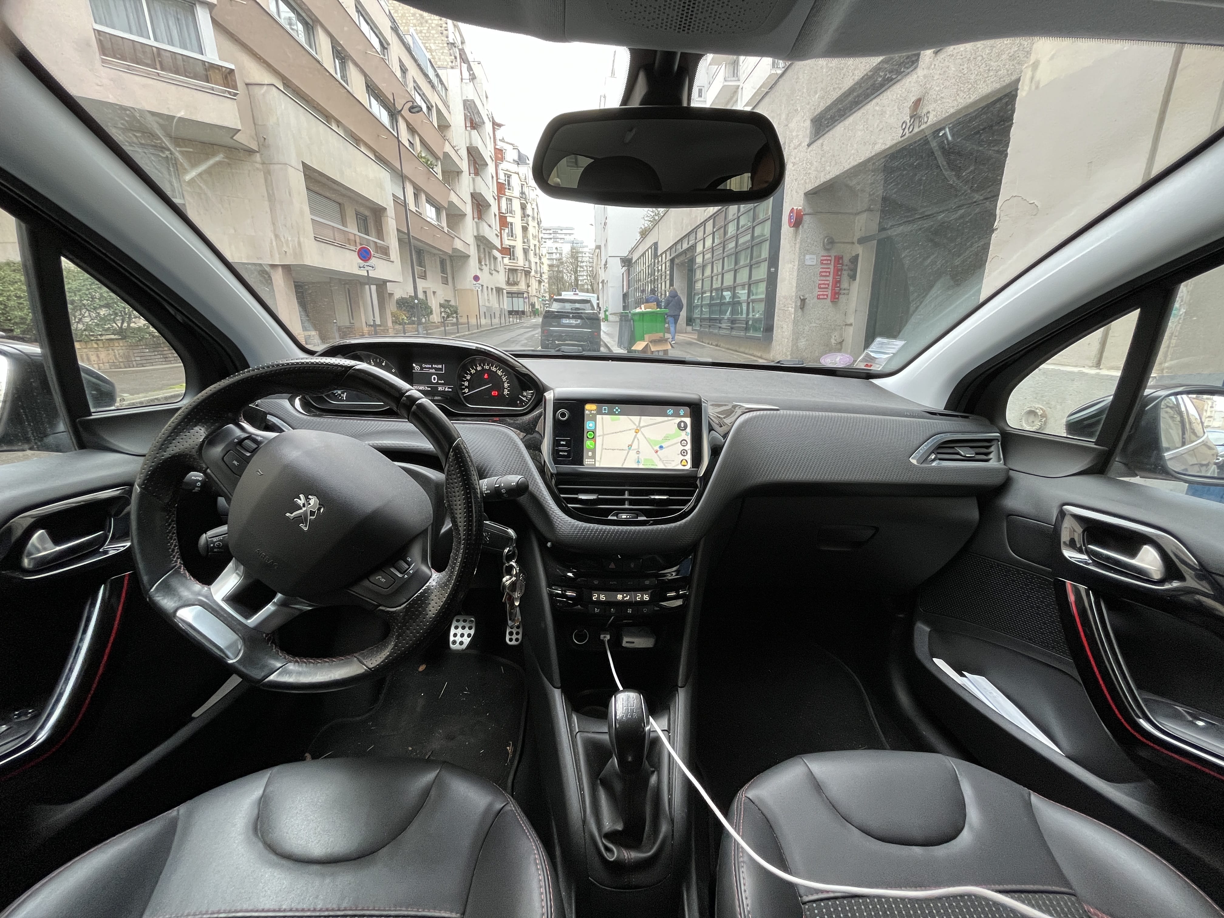 Peugeot 208 1.2 essence avec Régulateur de vitesse