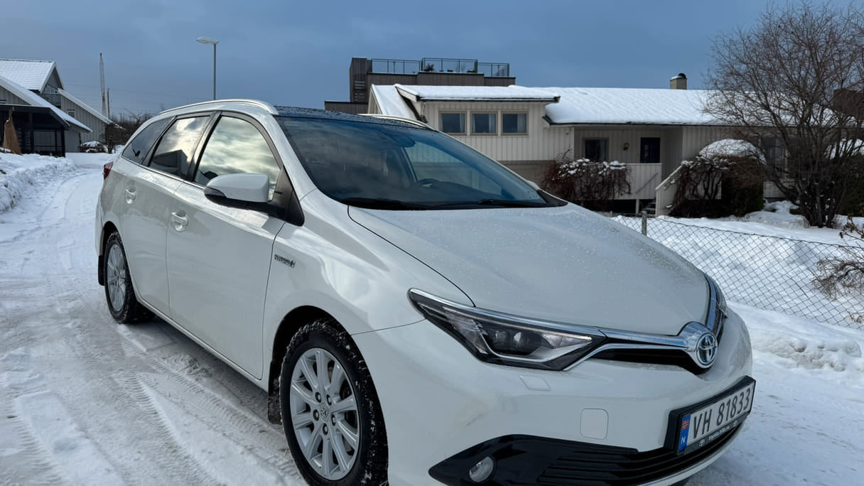 Toyota Auris Stasjonsvogn Touring Sport 1,8 Bensin / Hybrid, 2016, Blyfri 95 / Elektrisk (hybrid), automatisk