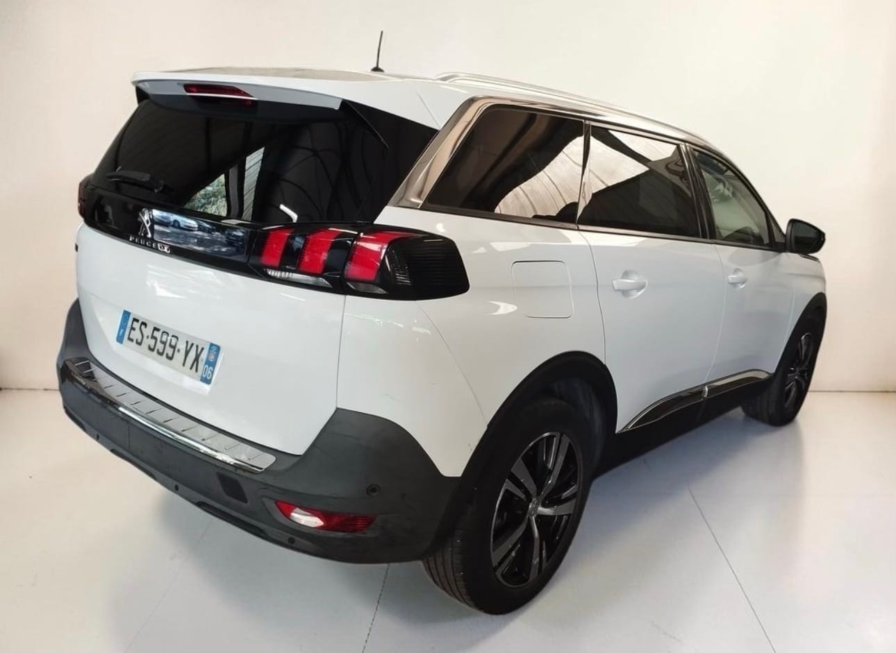 Peugeot 5008 II 1.6 THP 165CV Essence Boite Automatique met Achteruitrijcamera