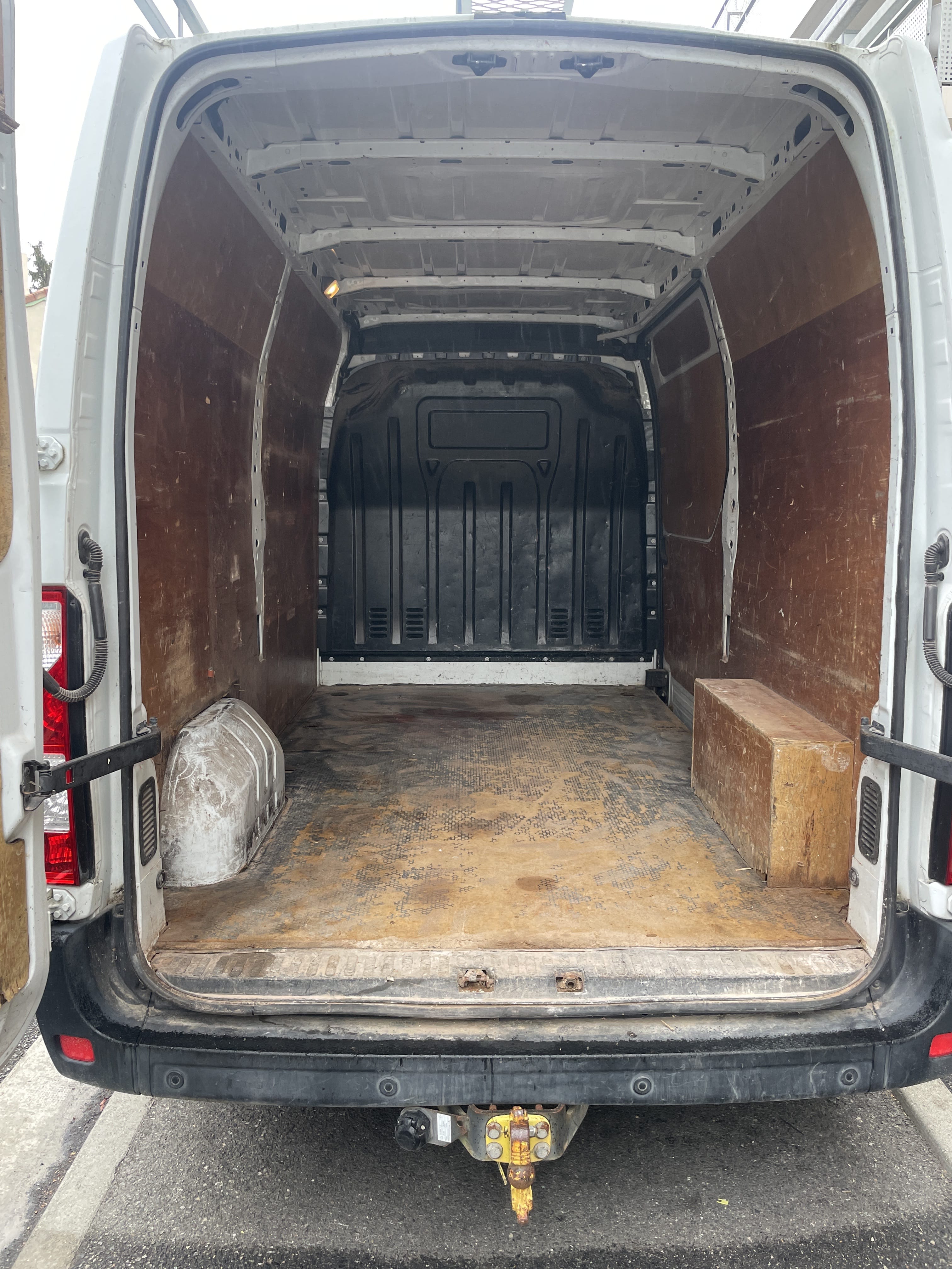 Renault Master 2.3 dci 125 cv avec Attelage