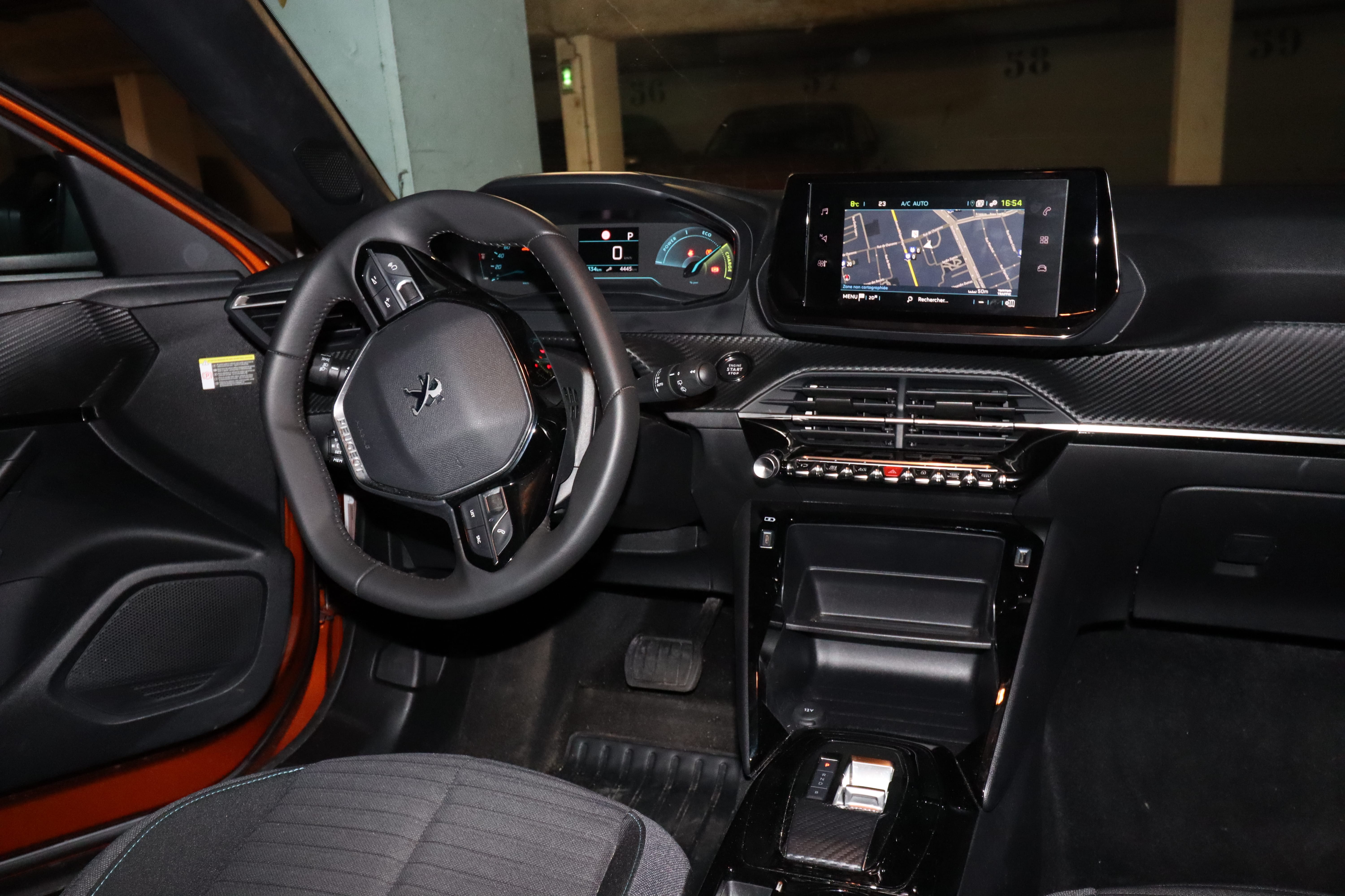 Peugeot e-2008 Electrique avec GPS