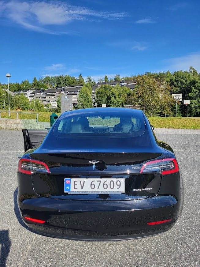 Tesla Model 3 med GPS