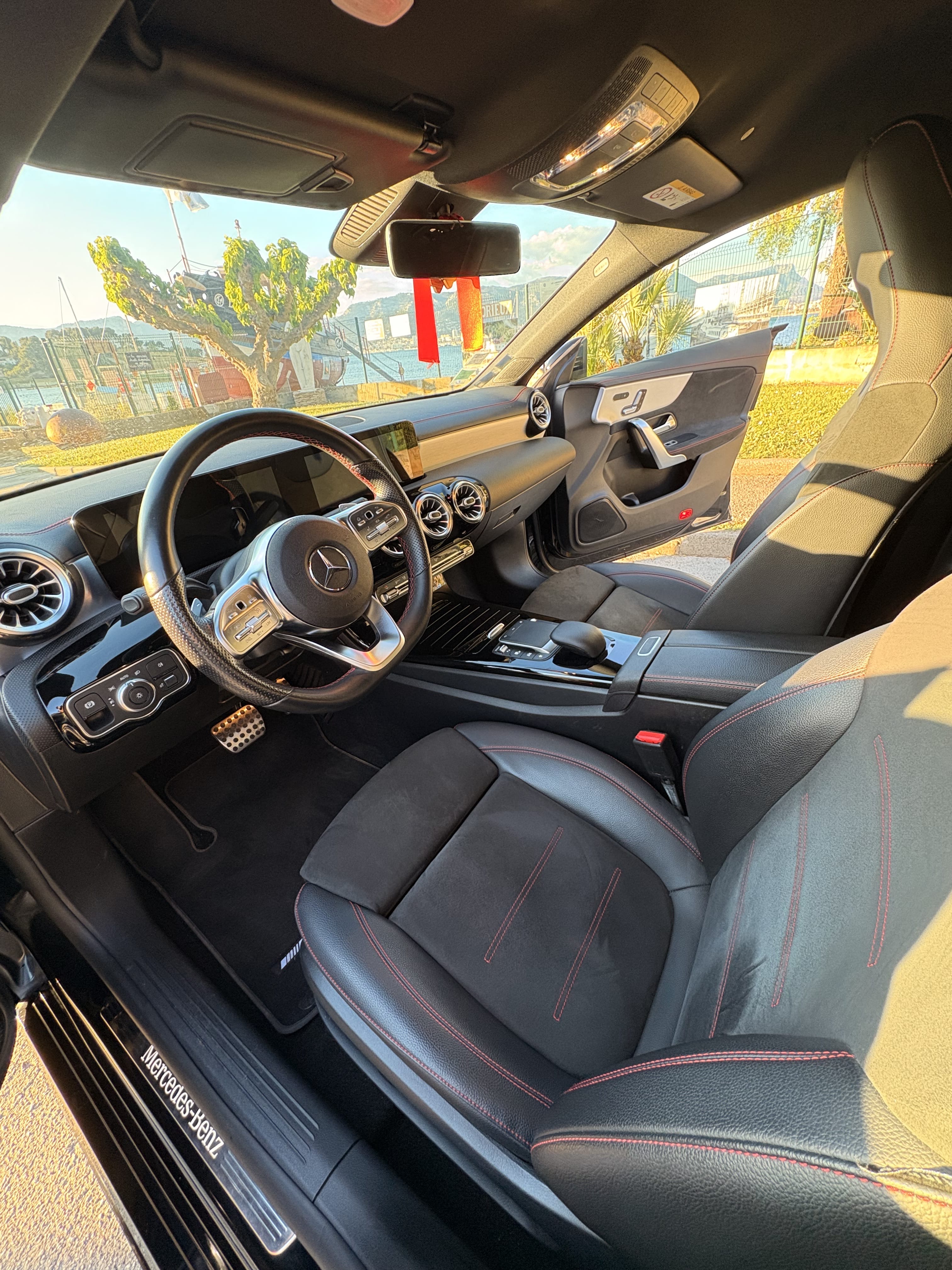 Mercedes-Benz CLA 250 avec GPS