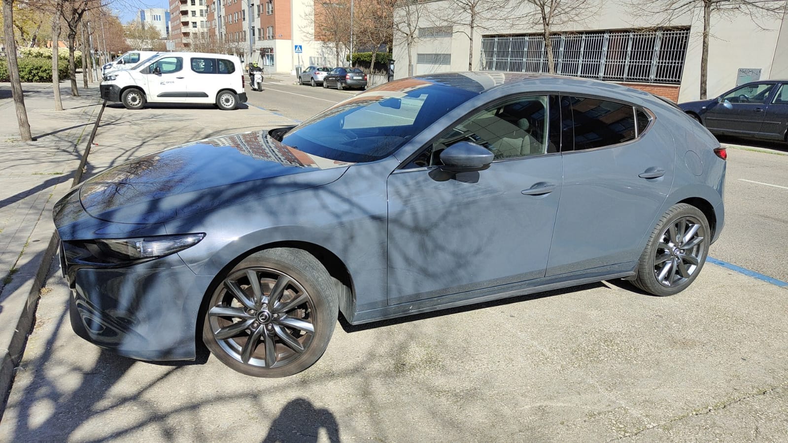 Mazda 3 Híbrido ligero- etiqueta ECO con Audio Bluetooth