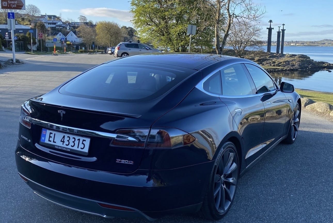 Tesla Model S P90D Gratis lading på alle Tesla superladere med GPS