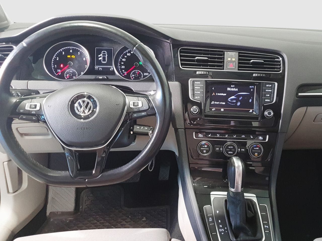 Volkswagen Golf mit Klimaanlage