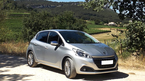 Peugeot 208 Allure, 2018, Essence