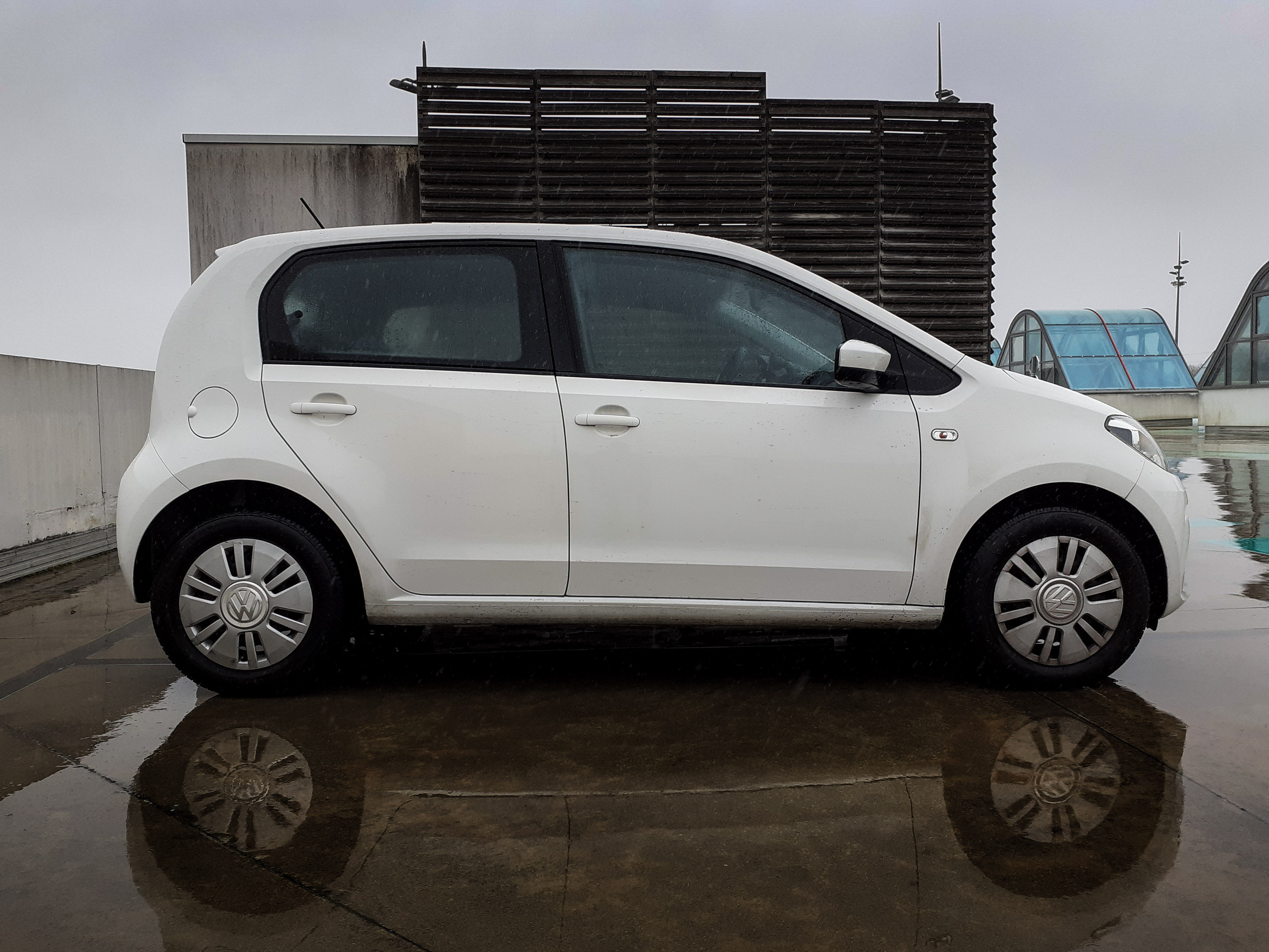 Volkswagen Up! with GPS