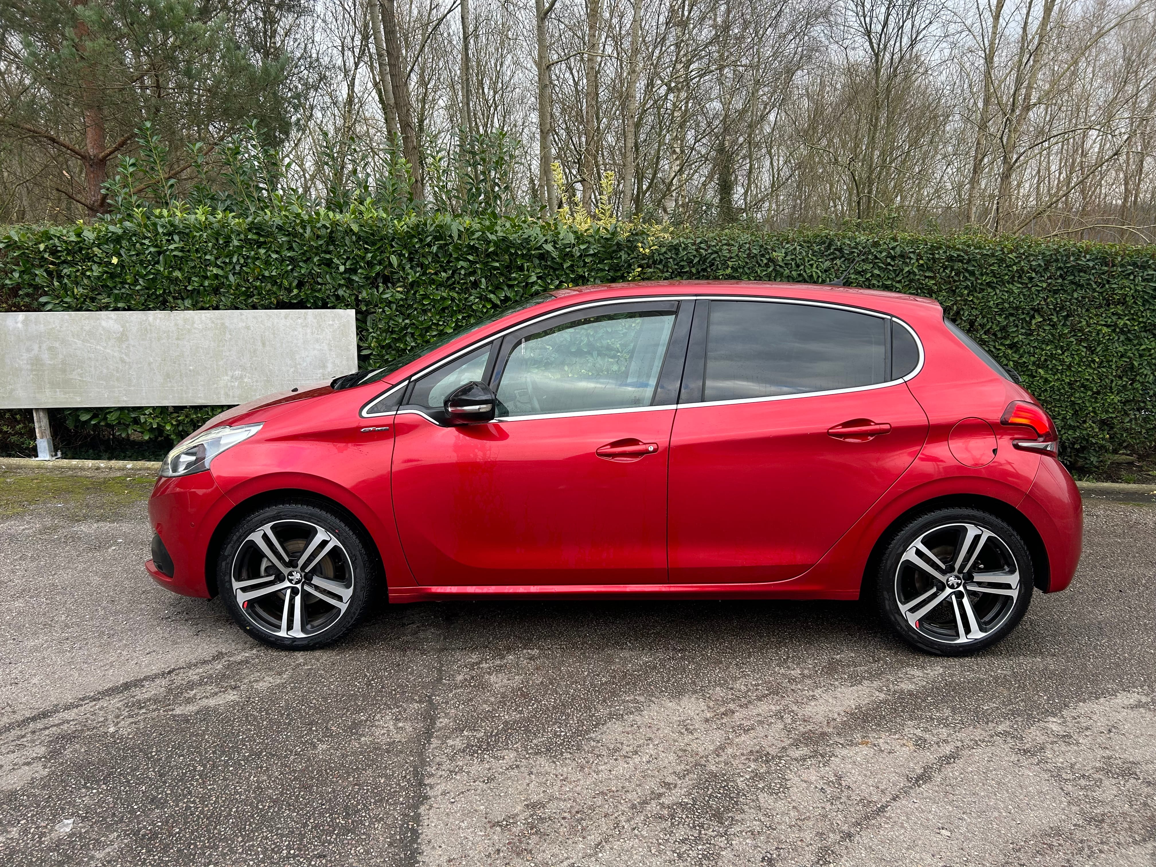 Peugeot 208 GT Line avec Climatisation