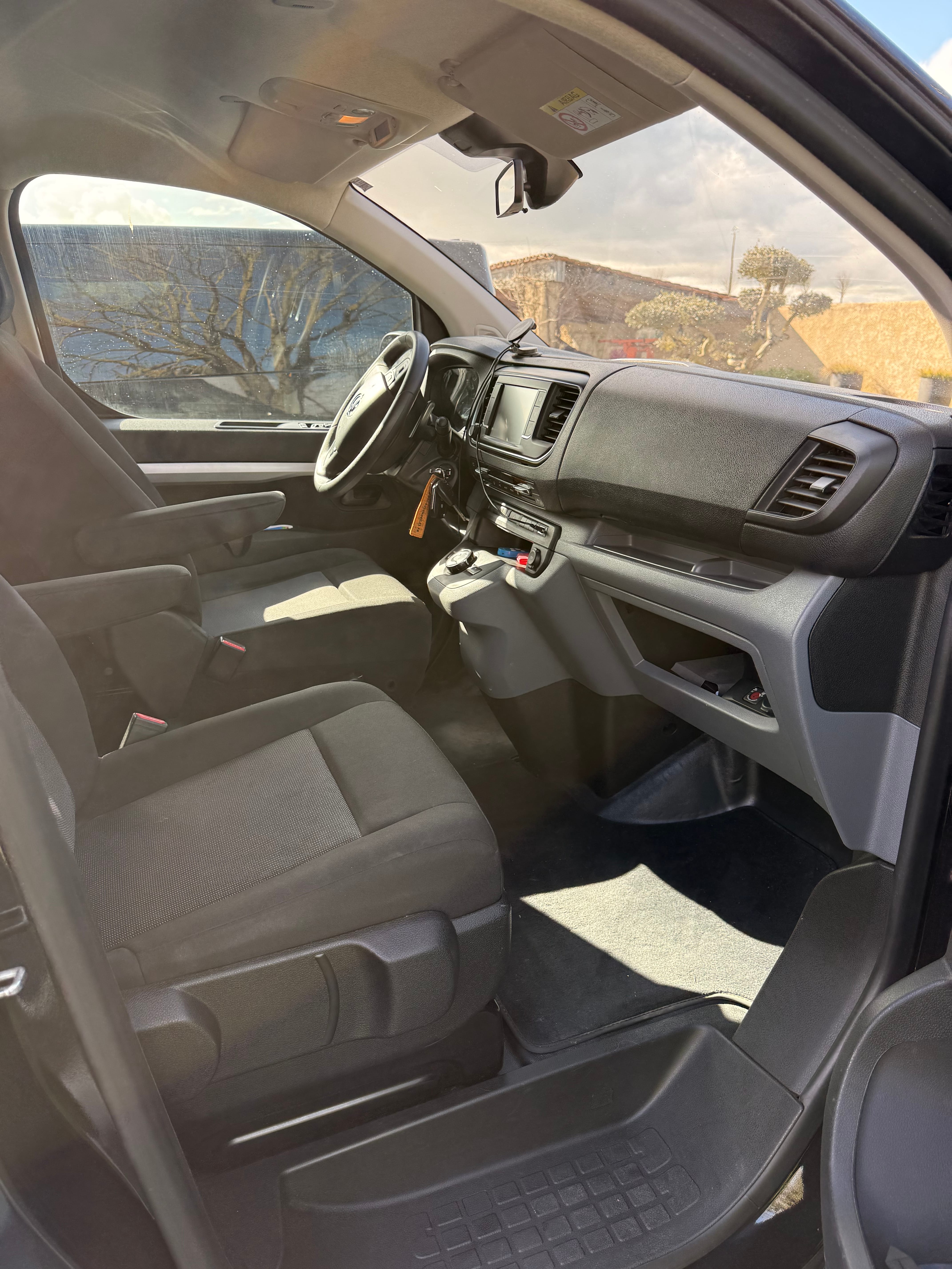 Opel Vivaro avec GPS