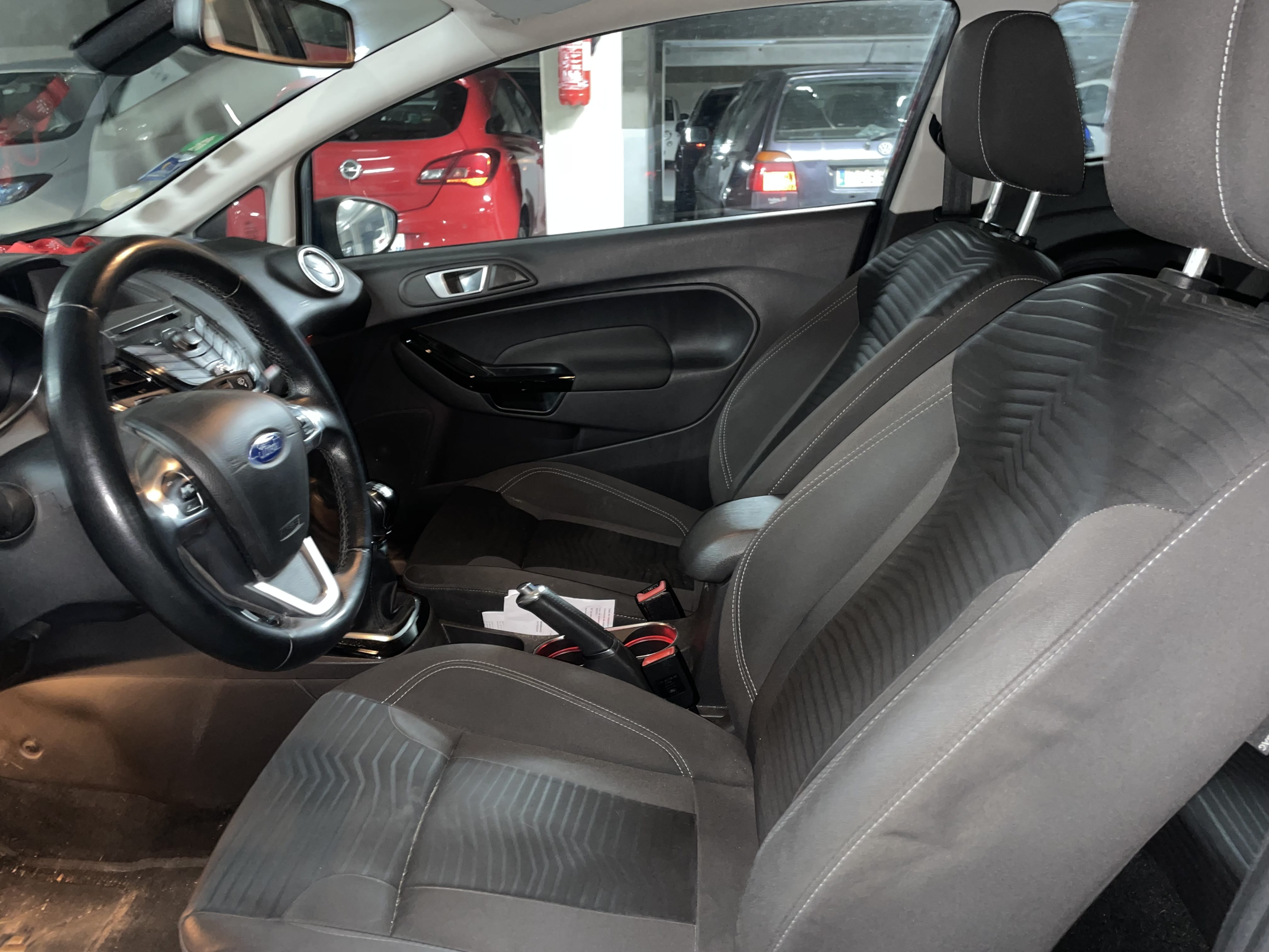 Ford Fiesta Titanium avec Entrée audio / iPod