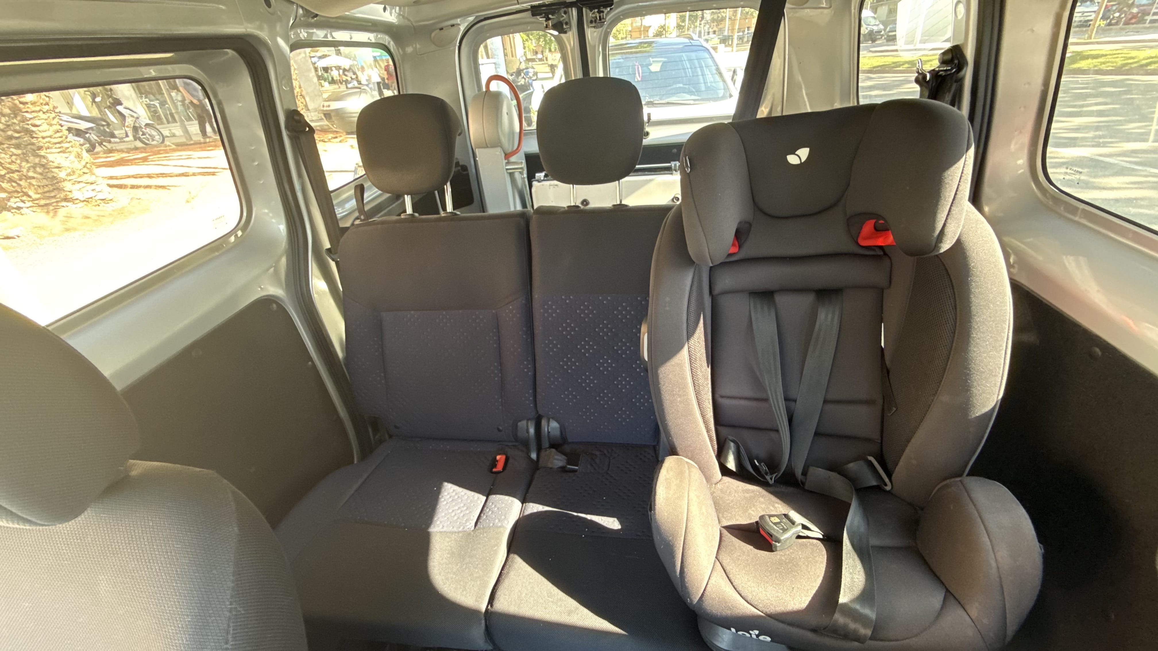 Nissan NV250 Furgoneta con Accesible silla de ruedas