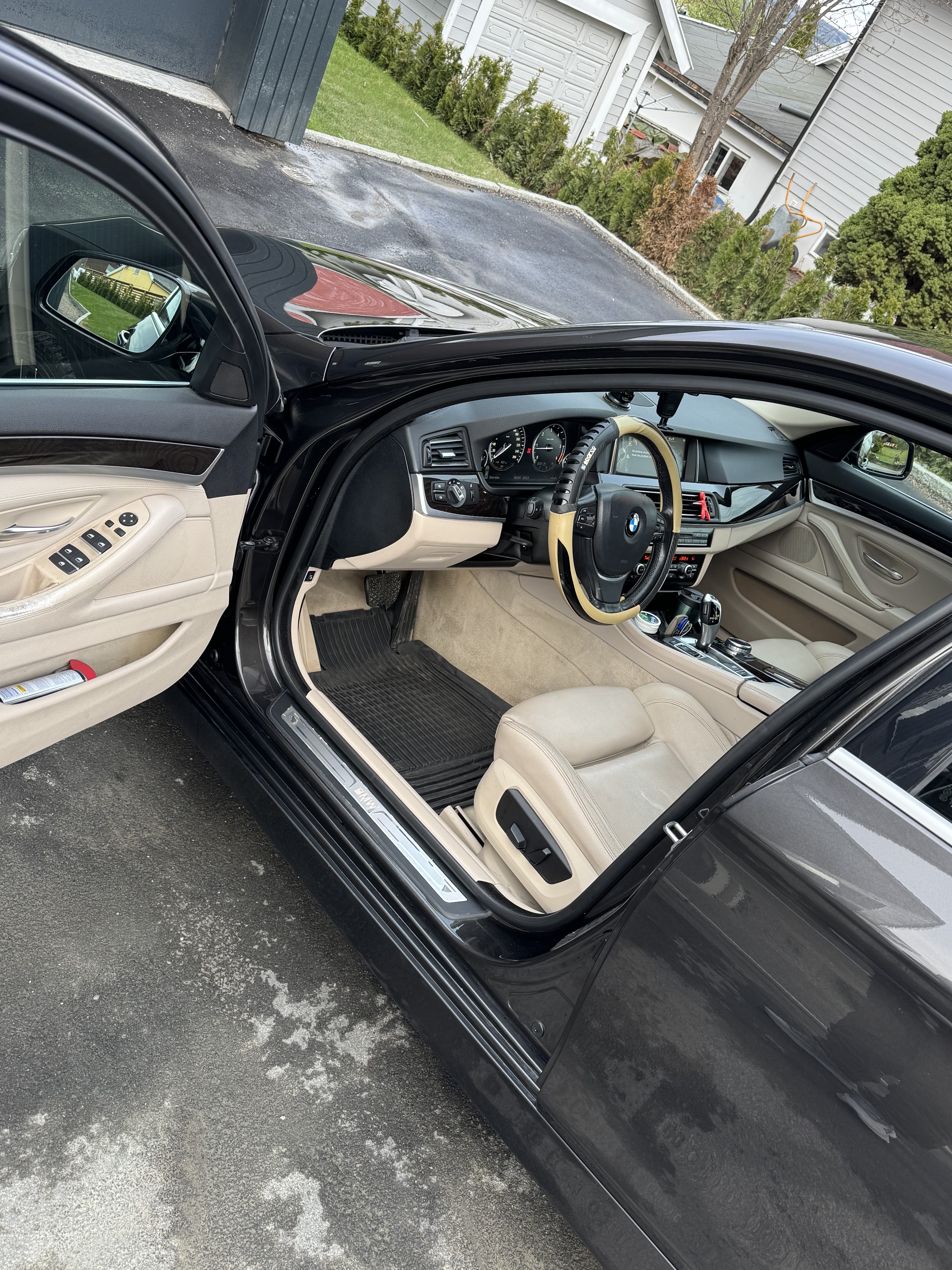 BMW 5-Serie 520d xDrive med Bluetooth audio