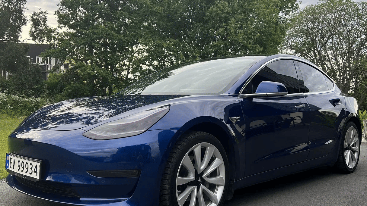 Tesla Model 3 Long Range avec Climatisation