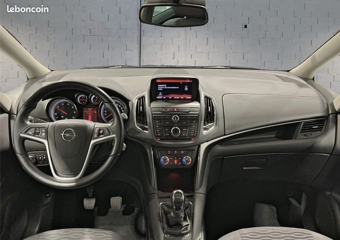 Opel Zafira Tourer avec GPS