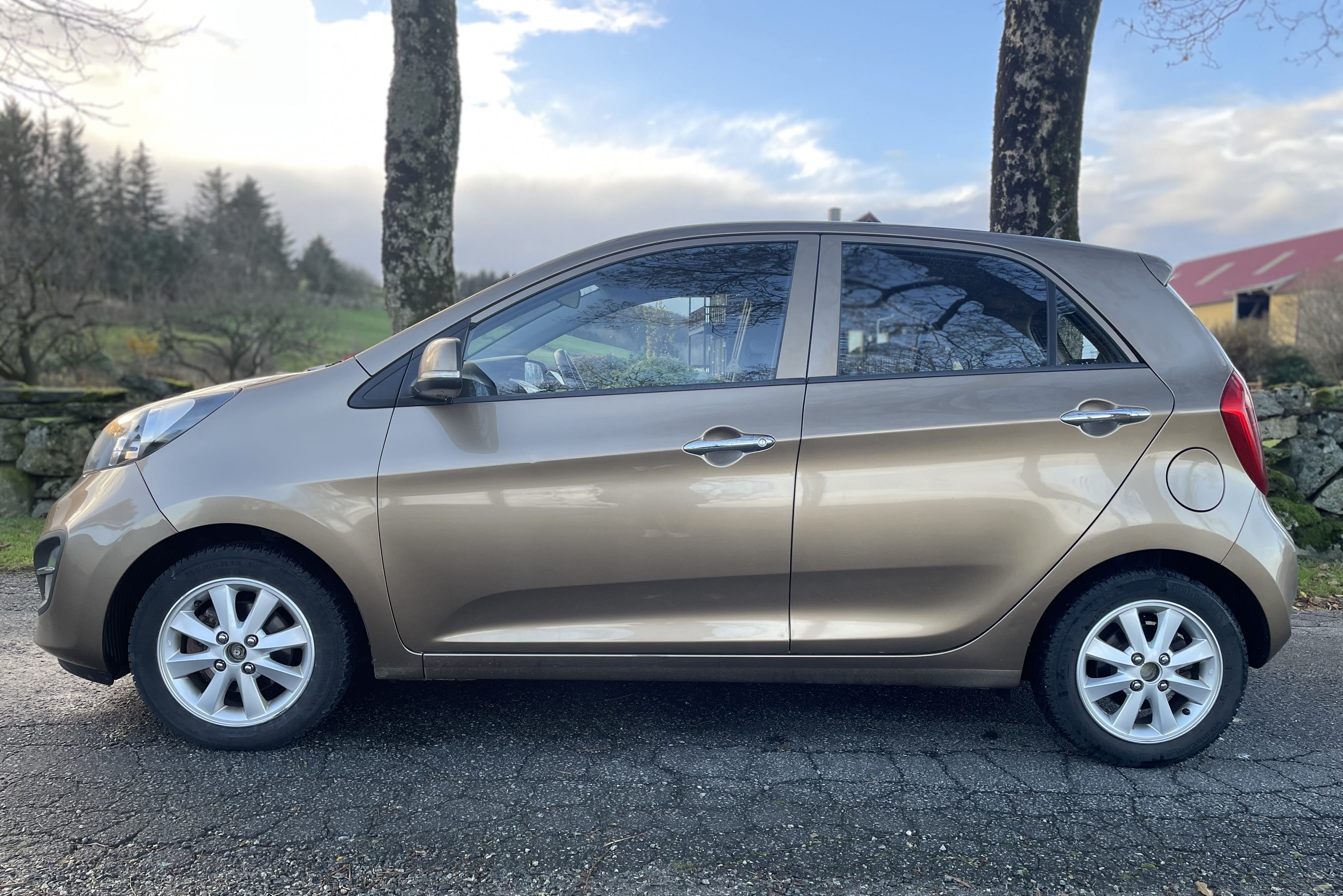 Kia Picanto (5 Seter) with GPS