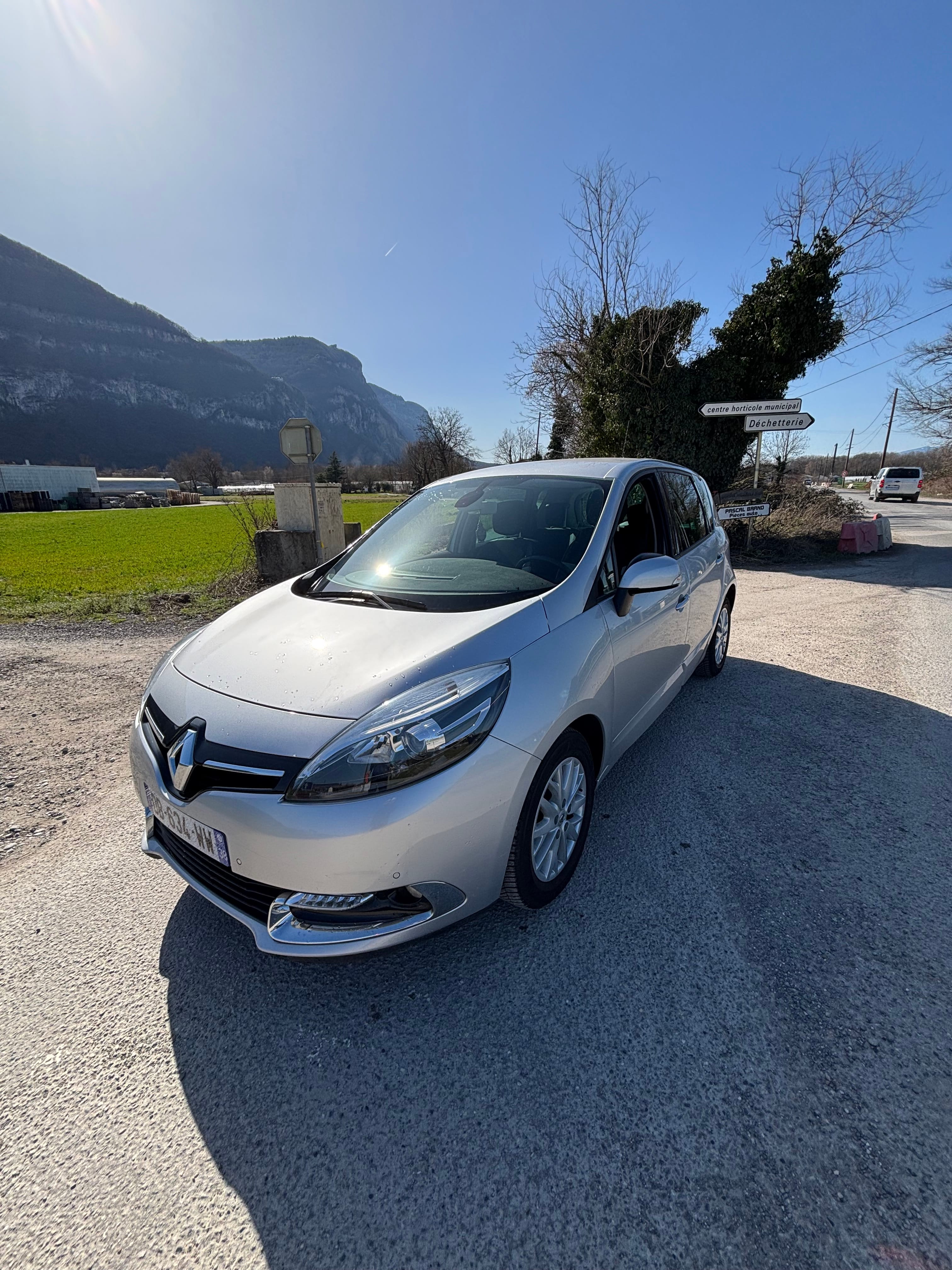 Renault Mégane Scénic, 2013, Essence 95