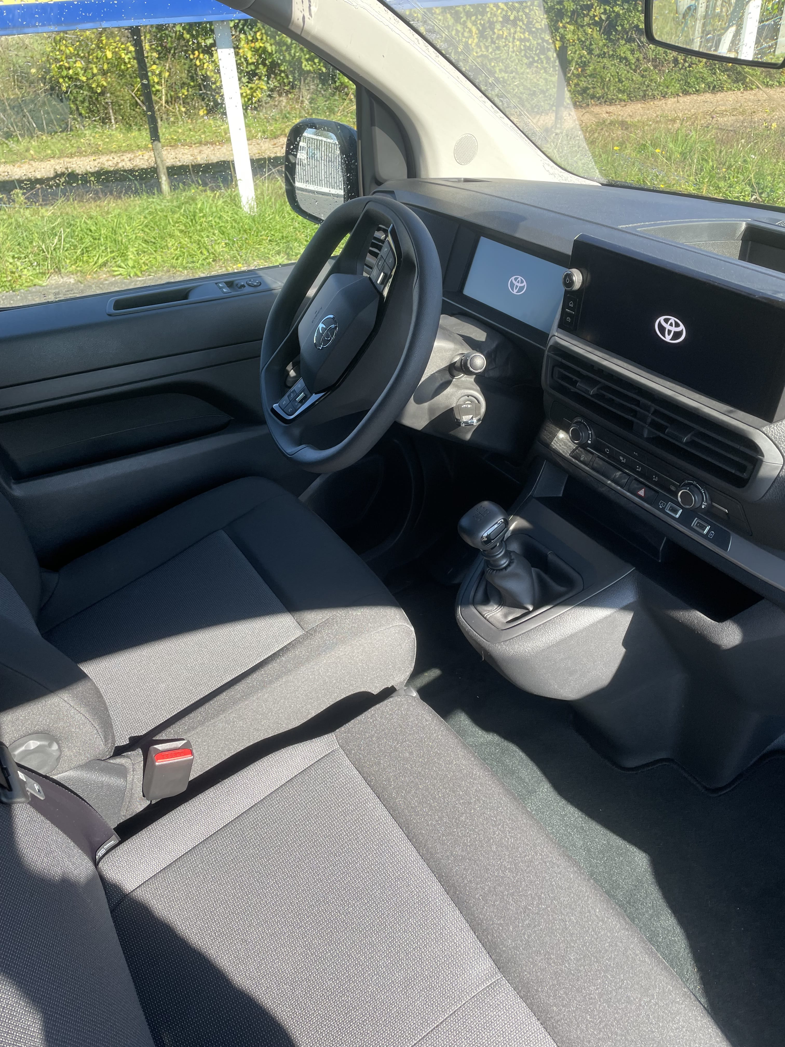 Toyota Proace Combi 2 litres avec GPS