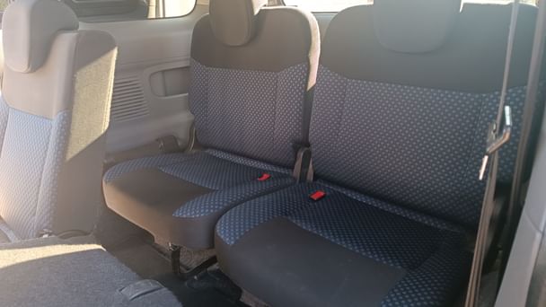 Nissan NV200 Combi Family