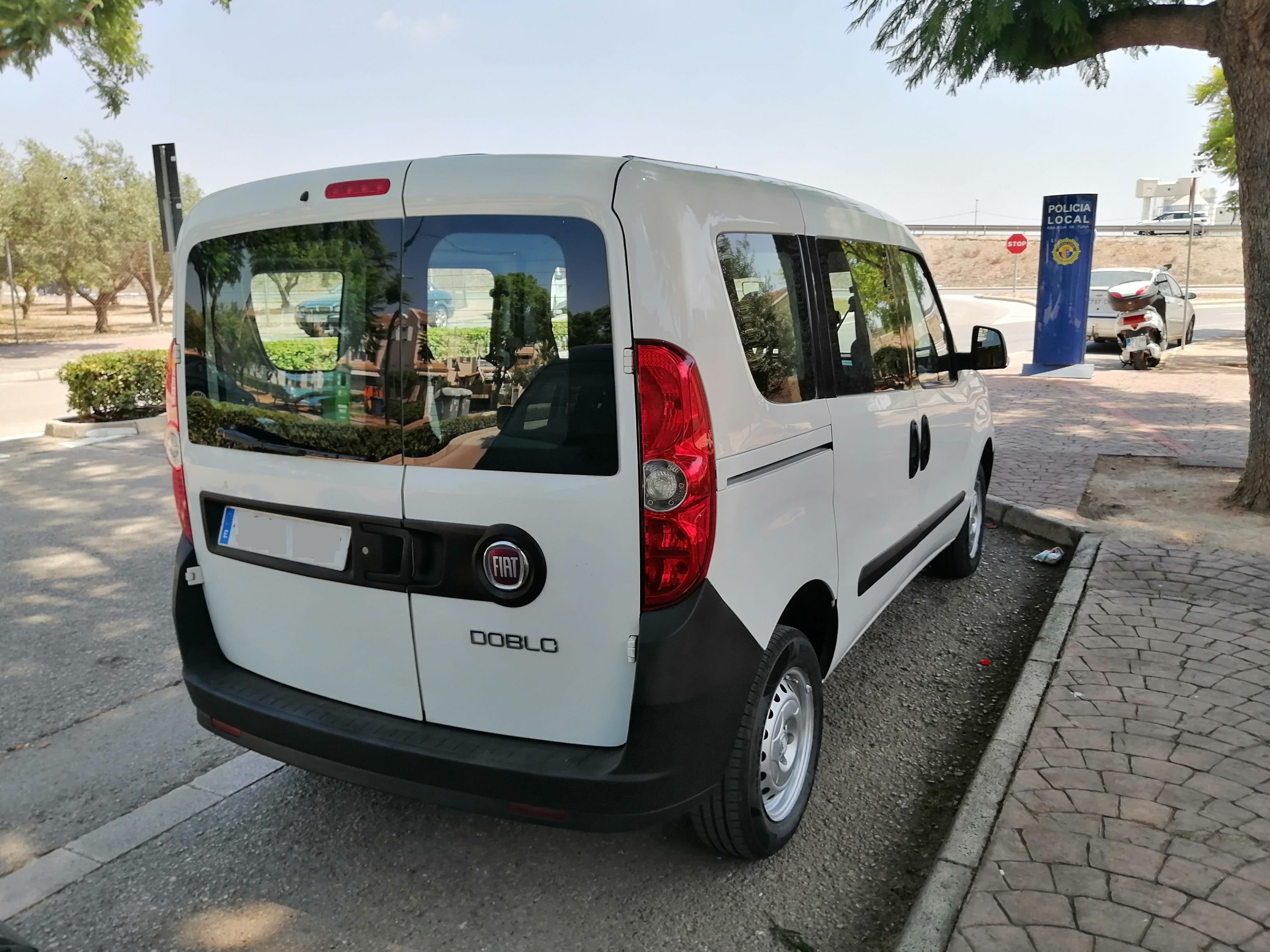 Fiat Doblo con Silla infantil