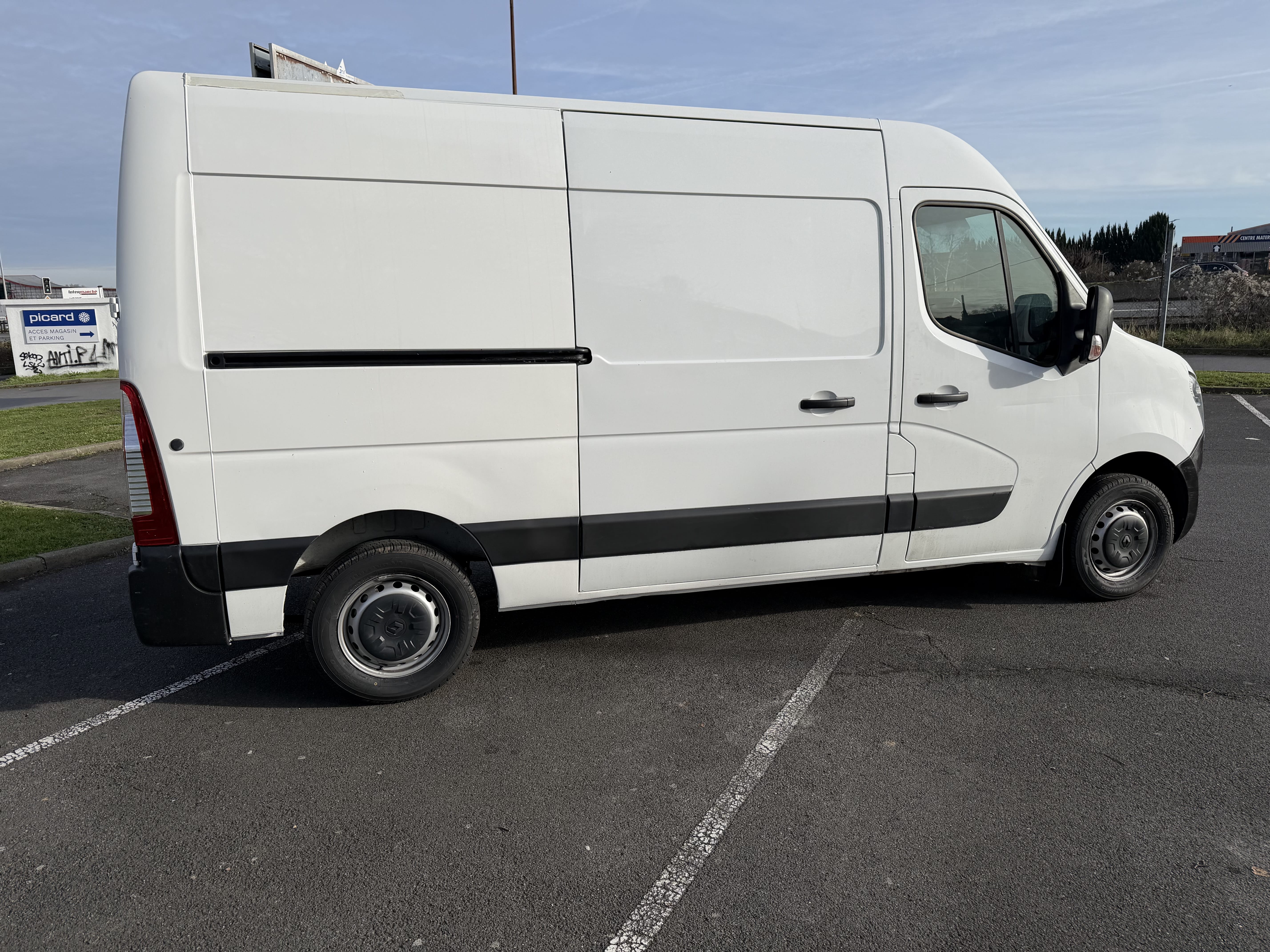 Nissan NV400 ( MASTER) avec Climatisation