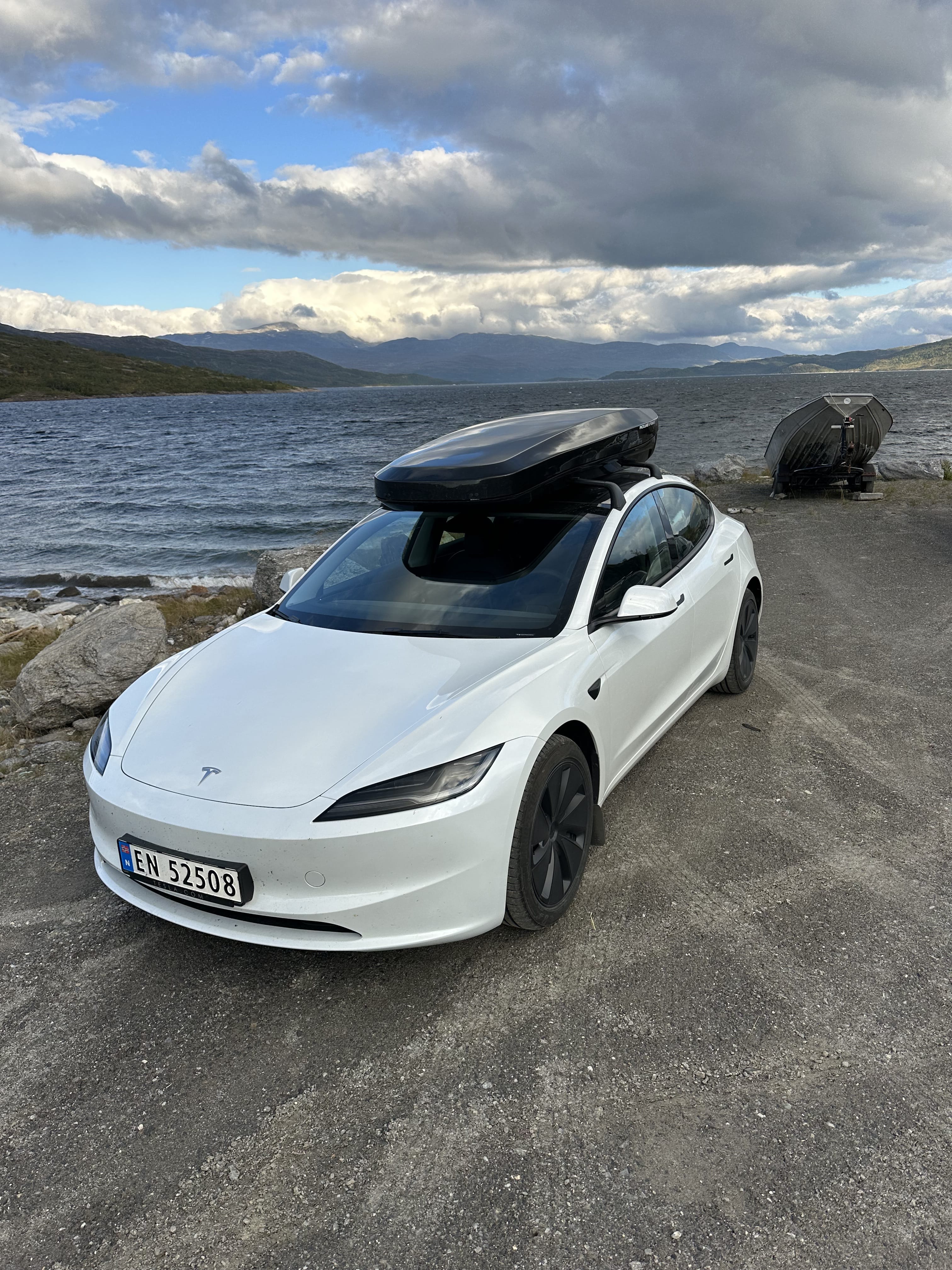 Tesla Model 3 Long Range med Firehjulstrekk