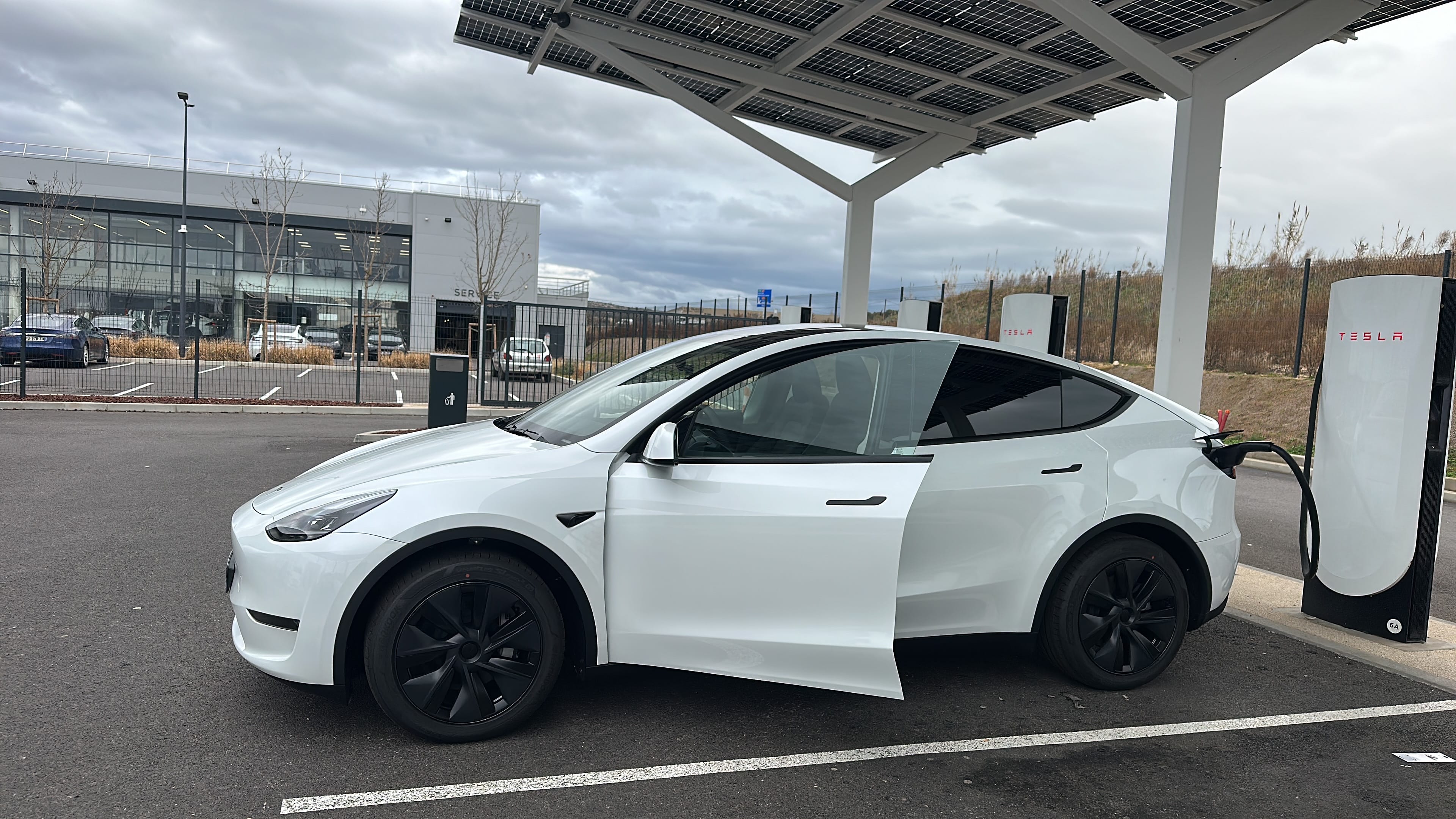 Tesla Model Y Long Range 7 places dual motor, 2025, Électrique, automatique, 7 places