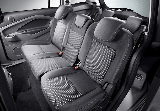 Ford C-Max avec Entrée audio / iPod